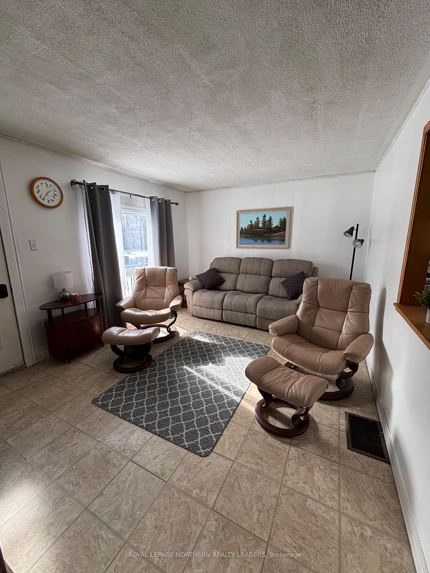 Photo 32 of 6 Hopper Road E, Cochrane, Cochrane Unorganized — HOMEH