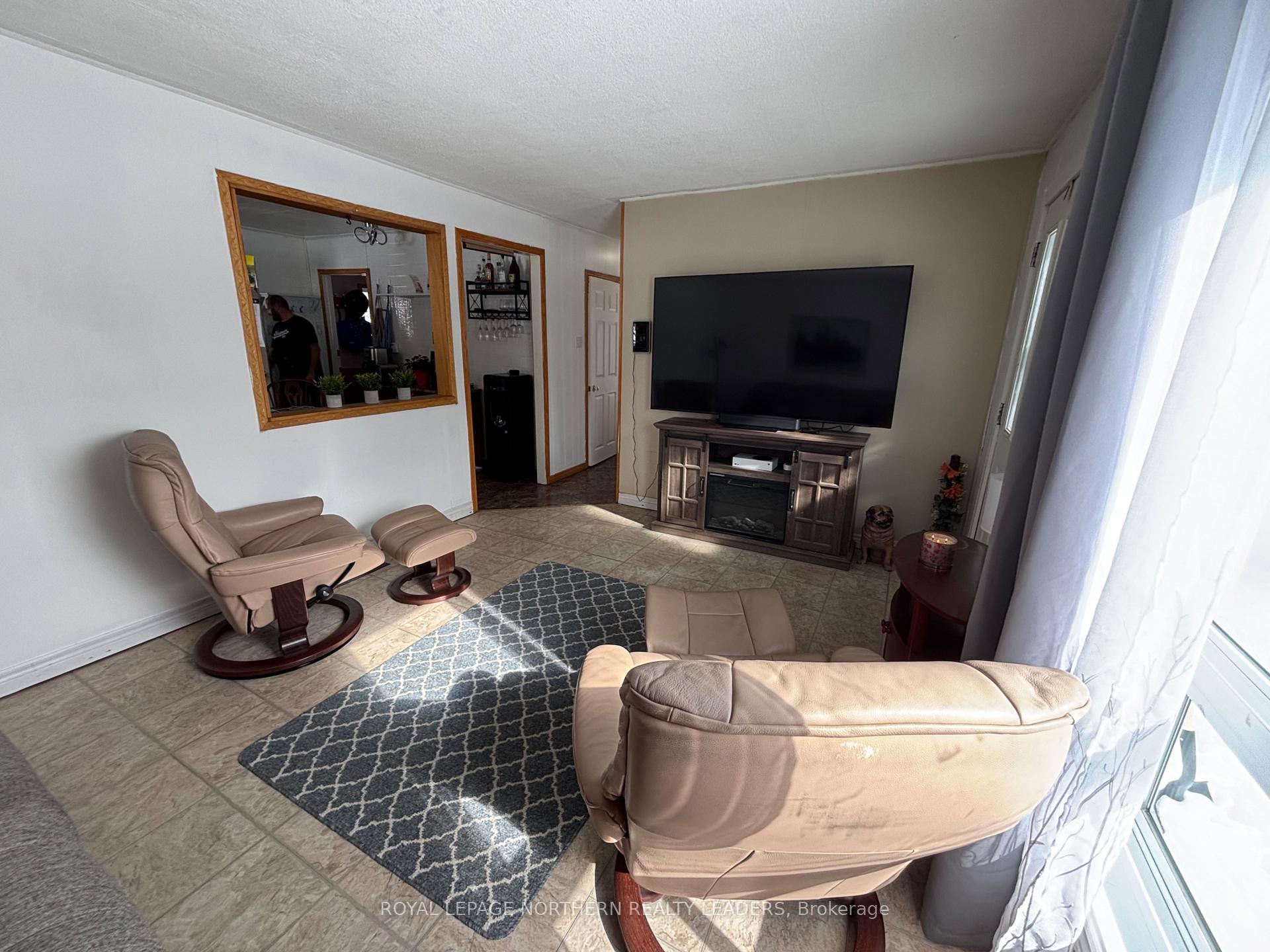 Photo 31 of 6 Hopper Road E, Cochrane, Cochrane Unorganized — HOMEH