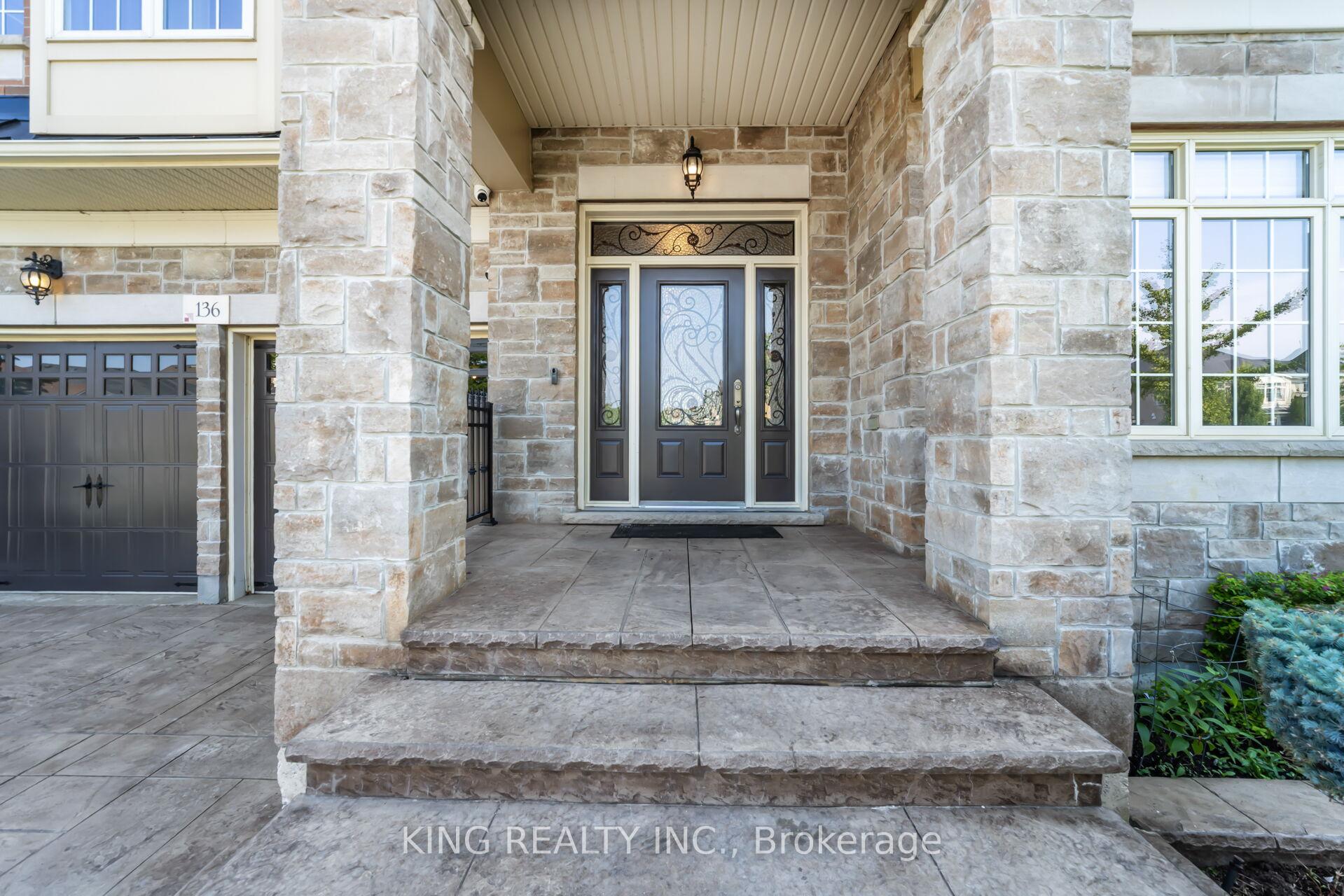 Photo 6 of 136 Coastline Drive, Brampton, Bram West — HOMEH