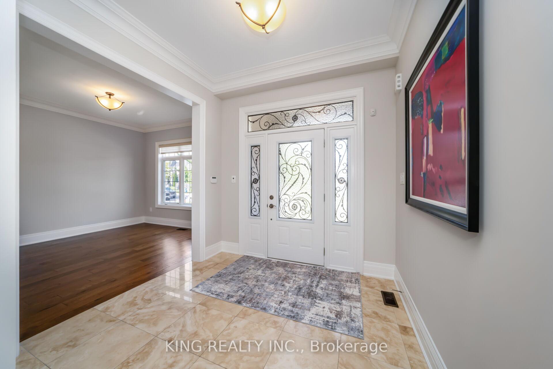 Photo 3 of 136 Coastline Drive, Brampton, Bram West — HOMEH