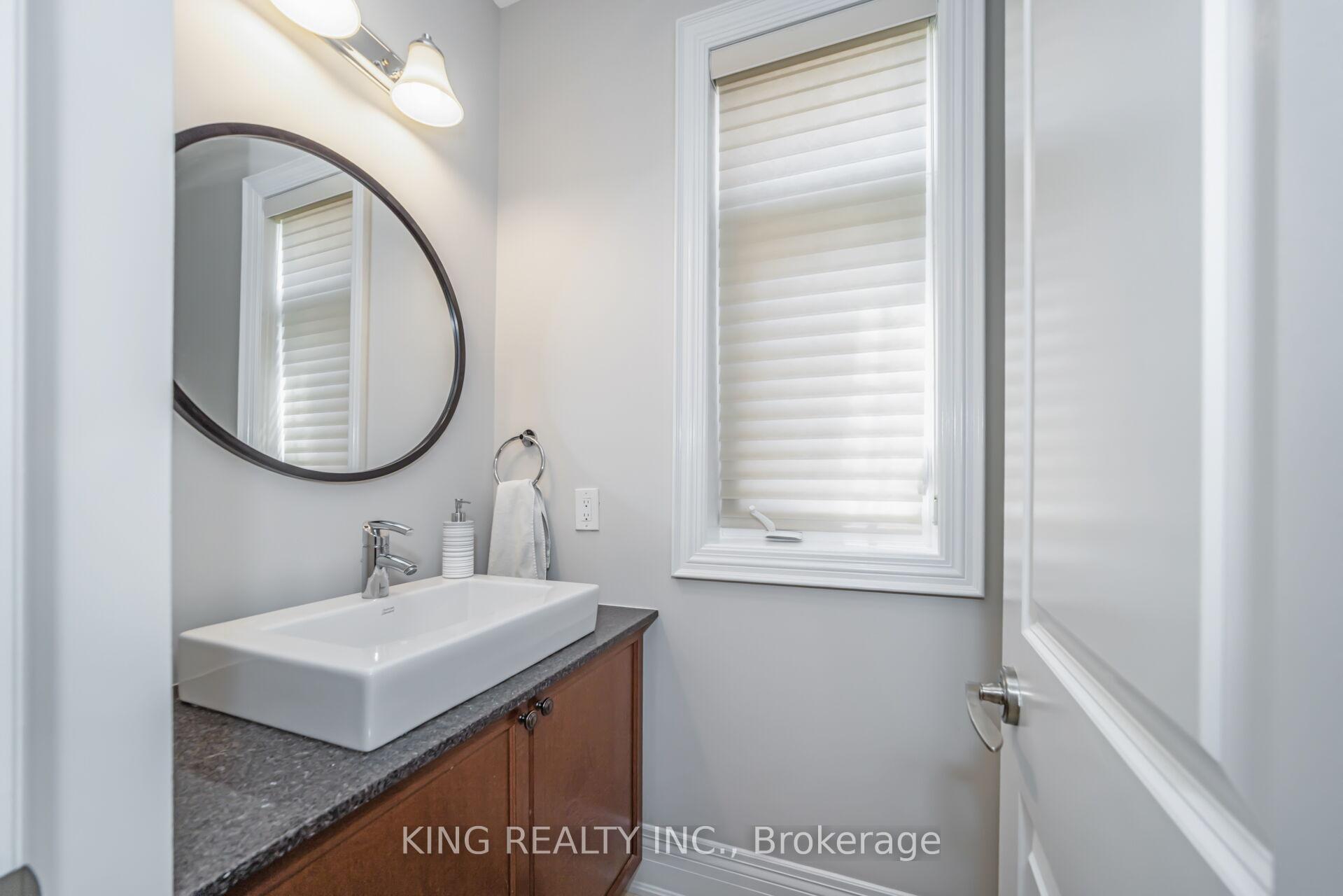 Photo 12 of 136 Coastline Drive, Brampton, Bram West — HOMEH