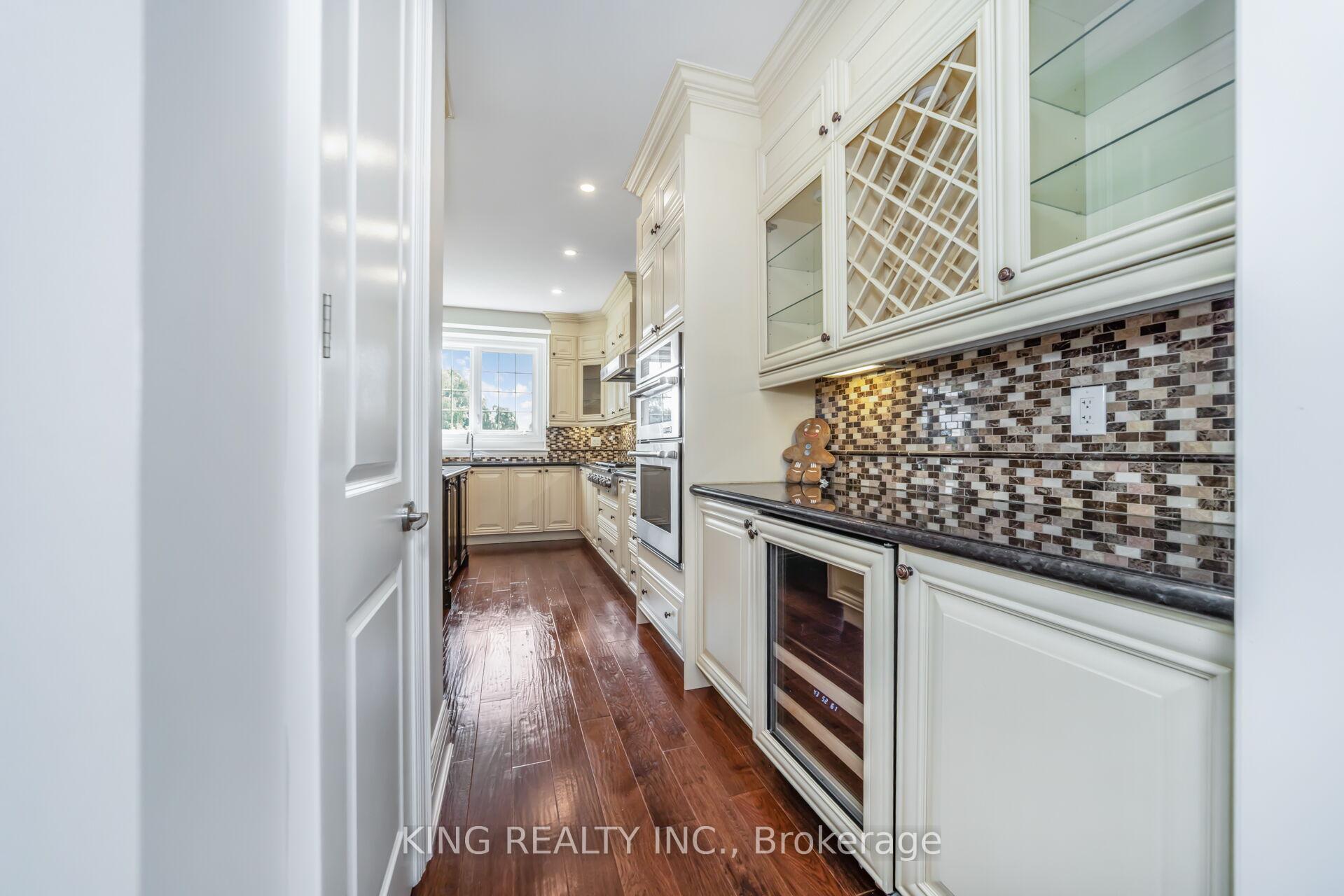 Photo 46 of 136 Coastline Drive, Brampton, Bram West — HOMEH