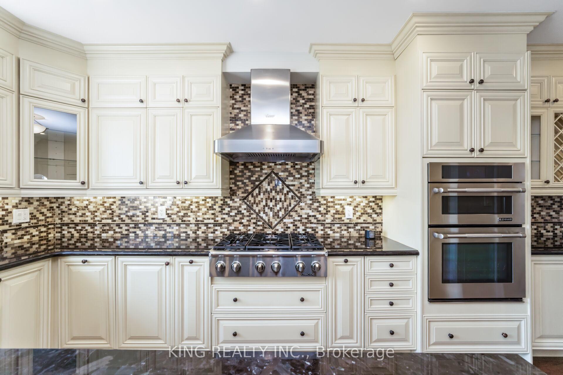 Photo 25 of 136 Coastline Drive, Brampton, Bram West — HOMEH