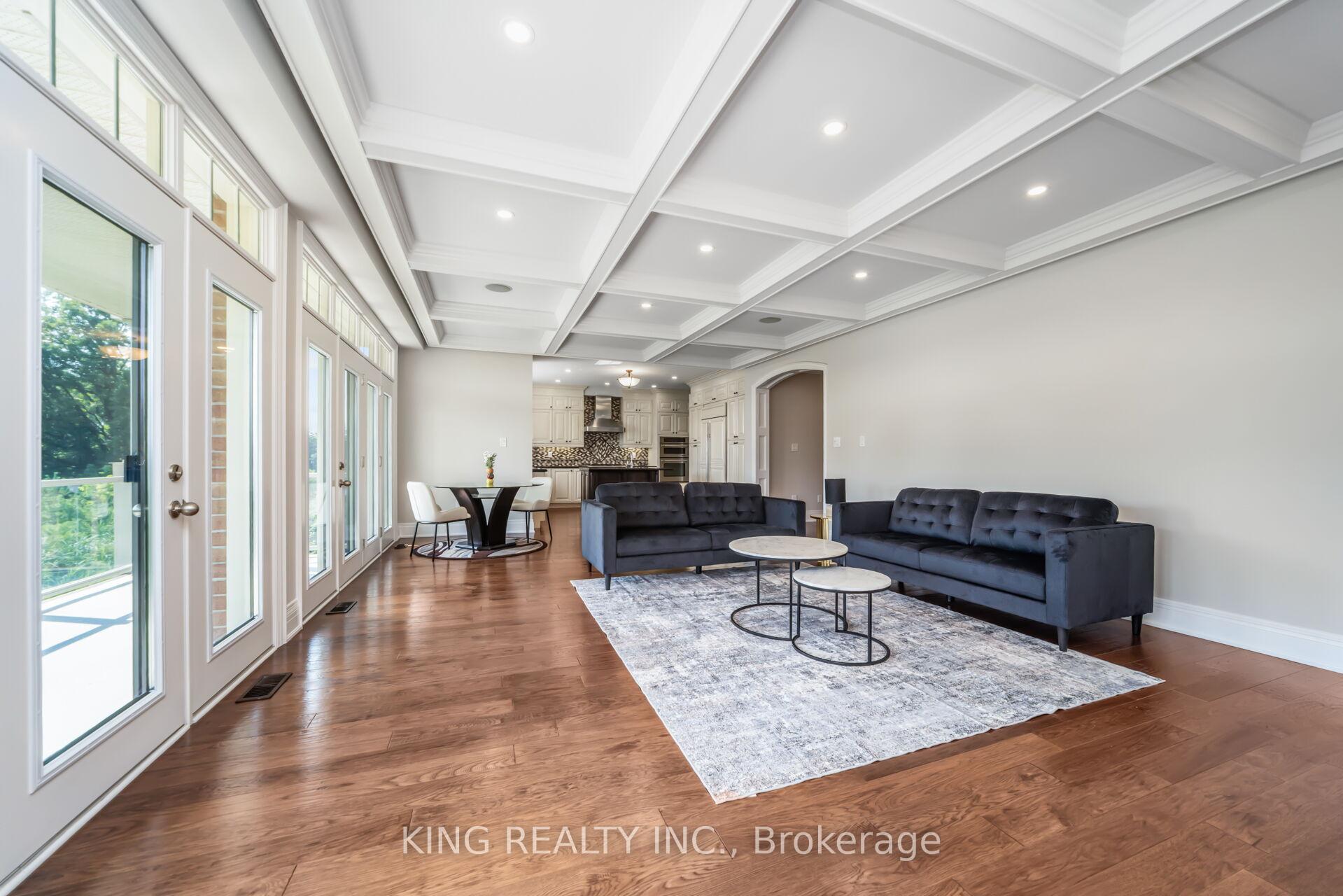 Photo 10 of 136 Coastline Drive, Brampton, Bram West — HOMEH