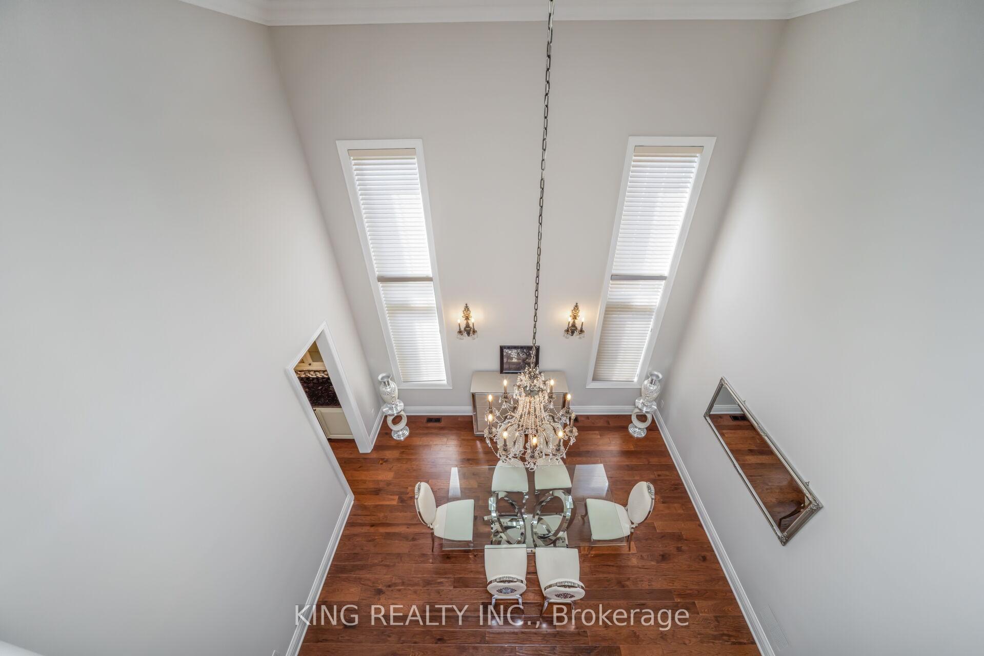 Photo 8 of 136 Coastline Drive, Brampton, Bram West — HOMEH