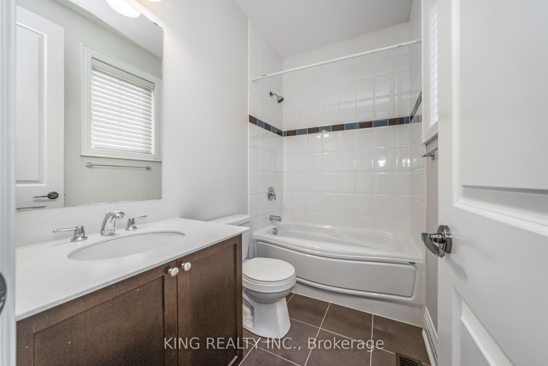 Photo 45 of 136 Coastline Drive, Brampton, Bram West — HOMEH