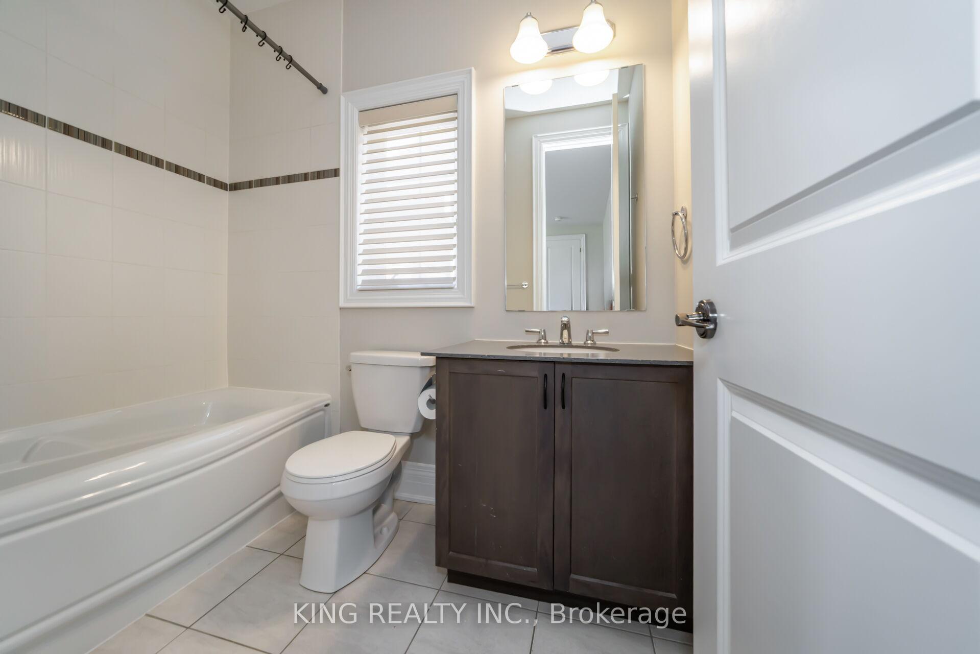 Photo 29 of 136 Coastline Drive, Brampton, Bram West — HOMEH