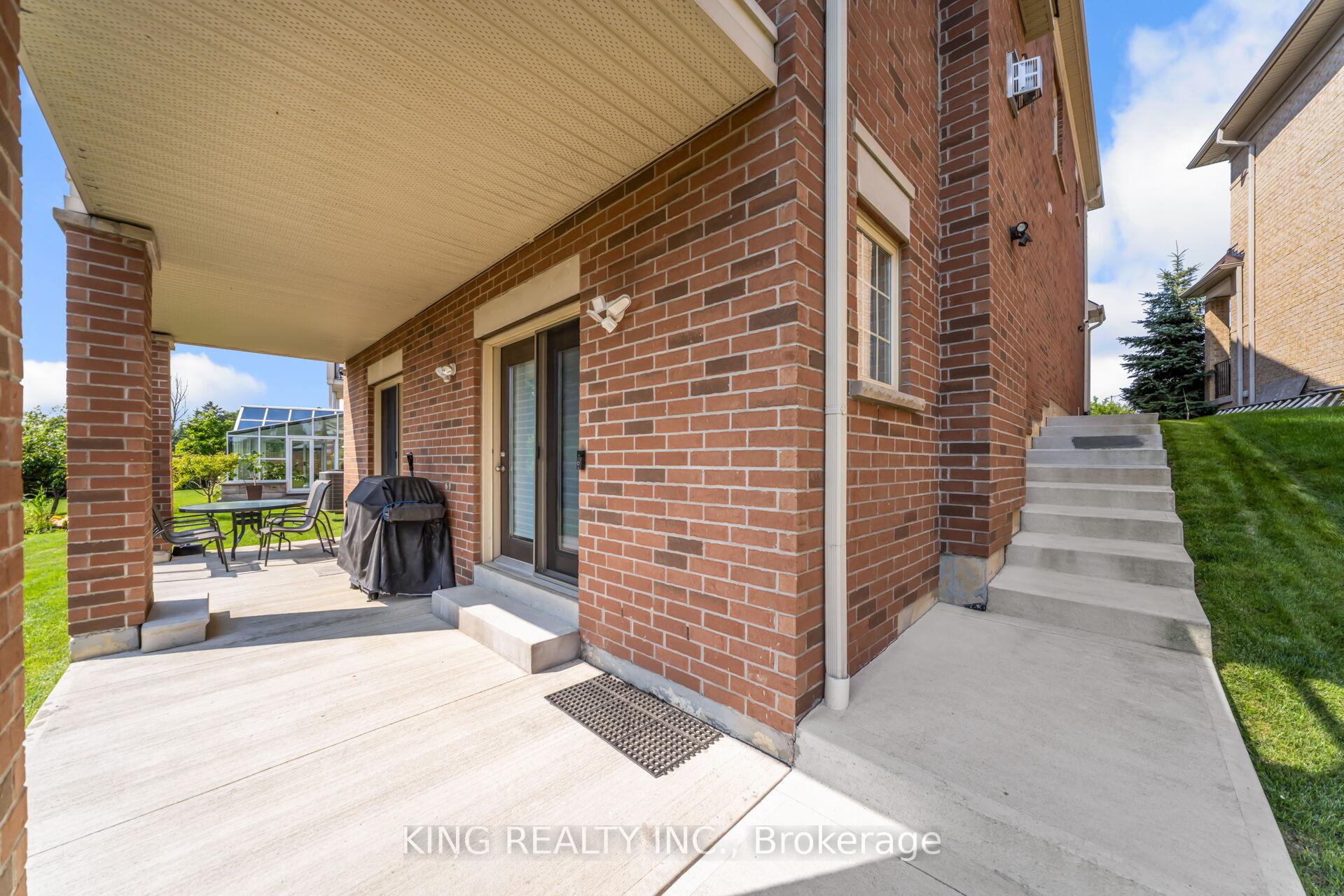 Photo 47 of 136 Coastline Drive, Brampton, Bram West — HOMEH