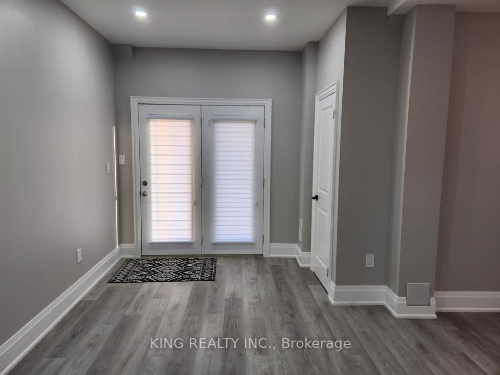 Photo 26 of 136 Coastline Drive, Brampton, Bram West — HOMEH