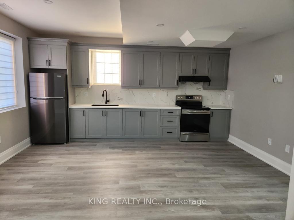 Photo 23 of 136 Coastline Drive, Brampton, Bram West — HOMEH