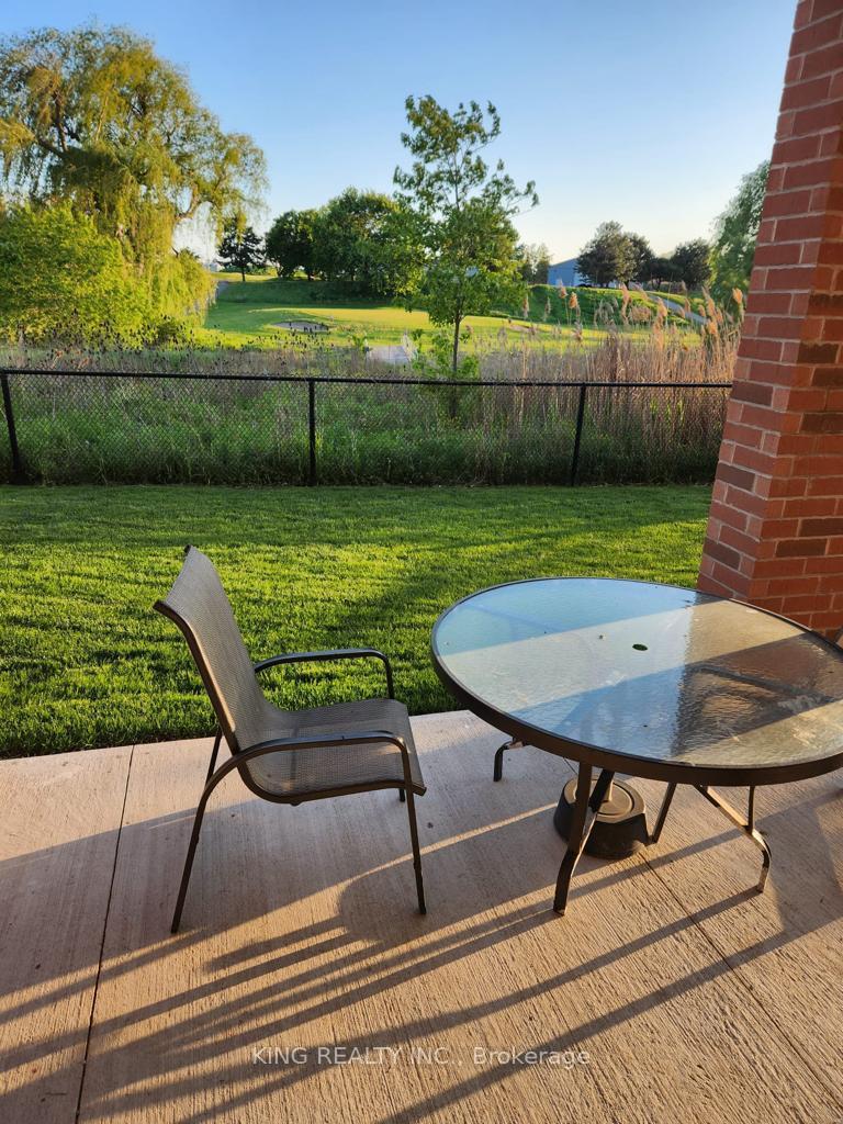 Photo 37 of 136 Coastline Drive, Brampton, Bram West — HOMEH
