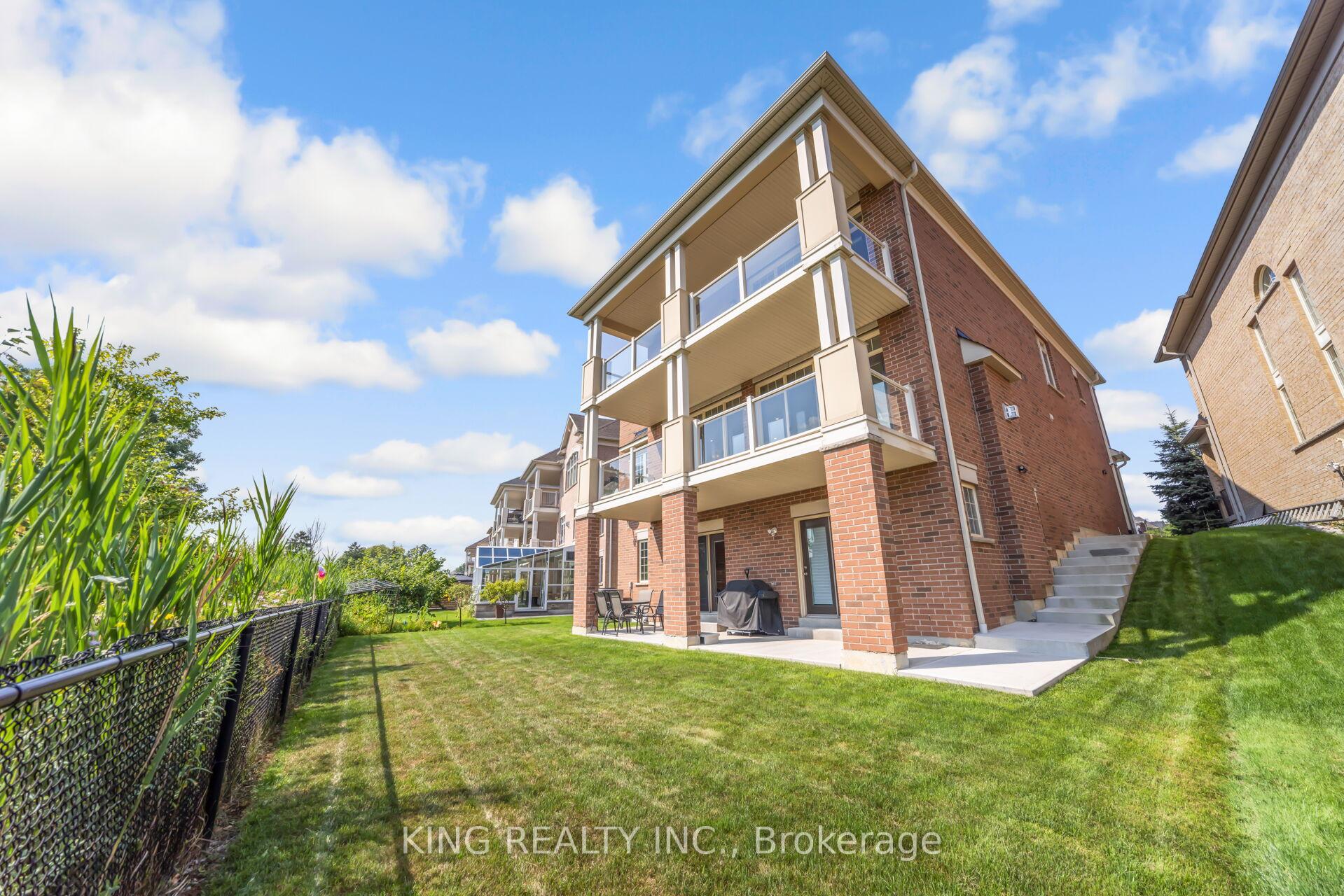 Photo 32 of 136 Coastline Drive, Brampton, Bram West — HOMEH