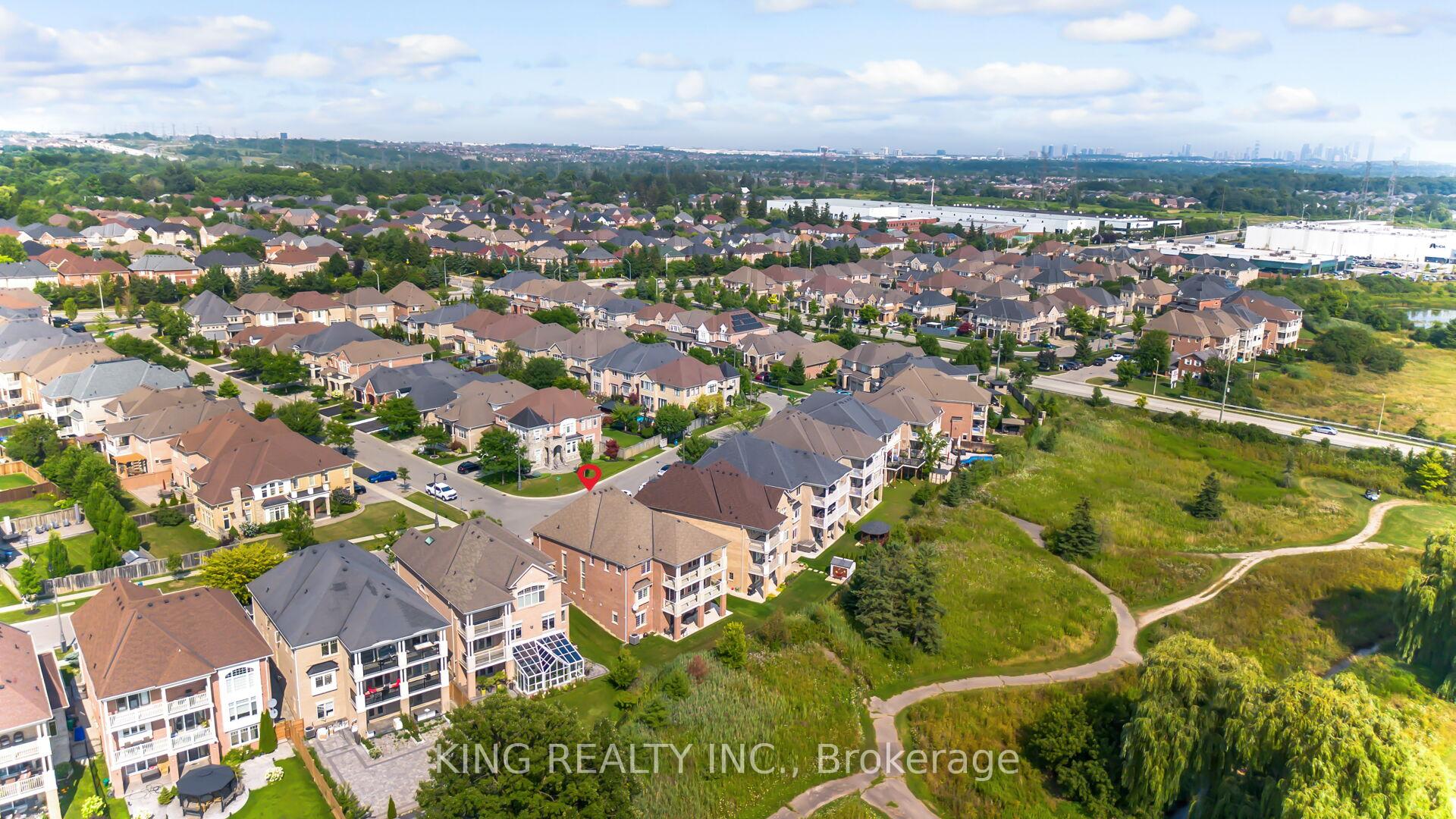 Photo 30 of 136 Coastline Drive, Brampton, Bram West — HOMEH