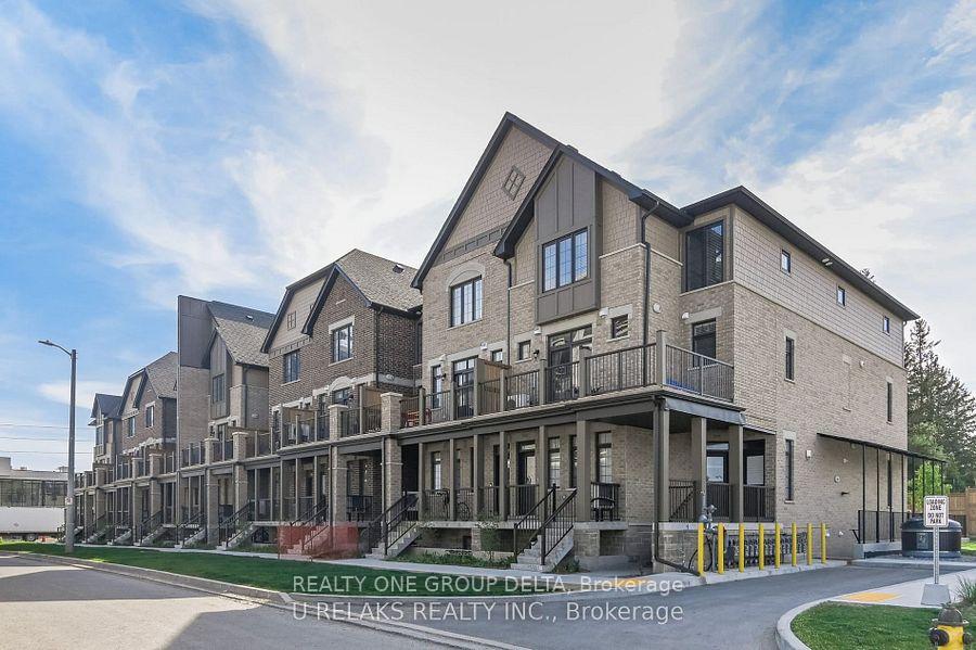 Front of Unit 203, 333 Gosling Gardens
