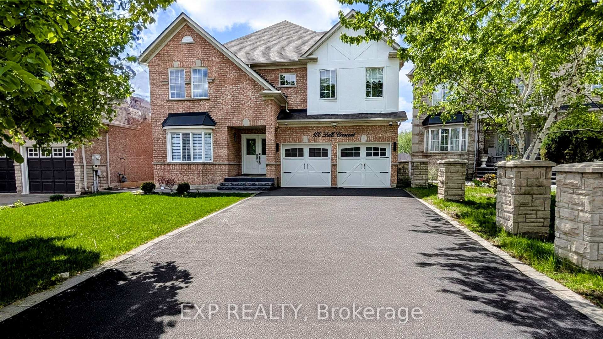 Front of 100 Dells Crescent