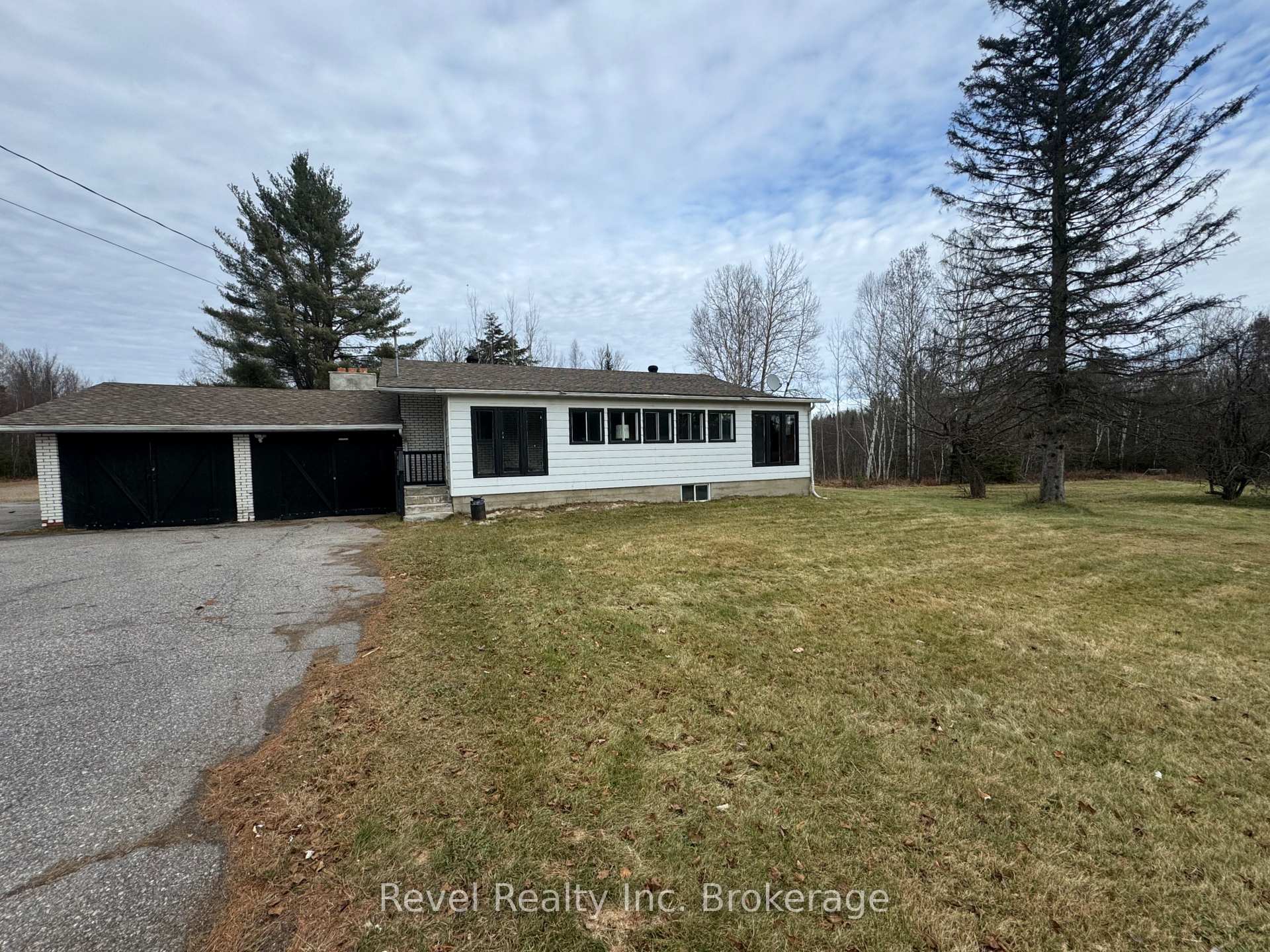Photo 27 of 3877 17 Highway E, Papineau-Cameron, Papineau Cameron — HOMEH