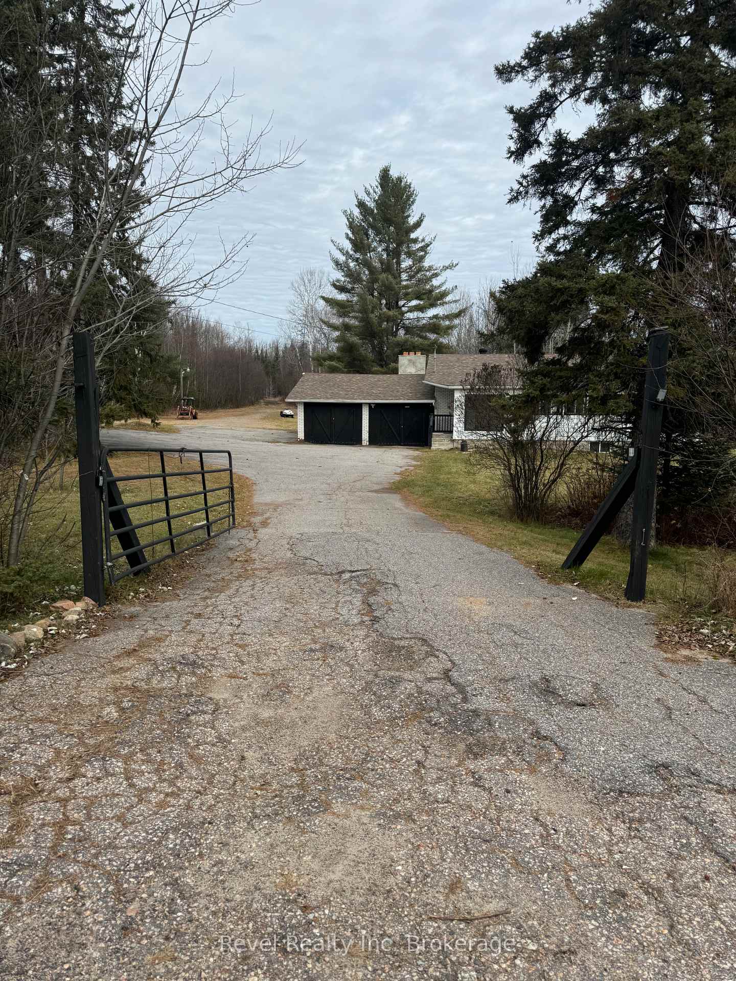 Photo 28 of 3877 17 Highway E, Papineau-Cameron, Papineau Cameron — HOMEH
