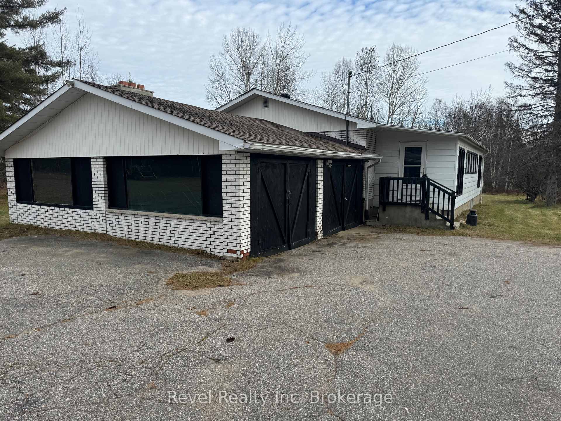 Photo 32 of 3877 17 Highway E, Papineau-Cameron, Papineau Cameron — HOMEH