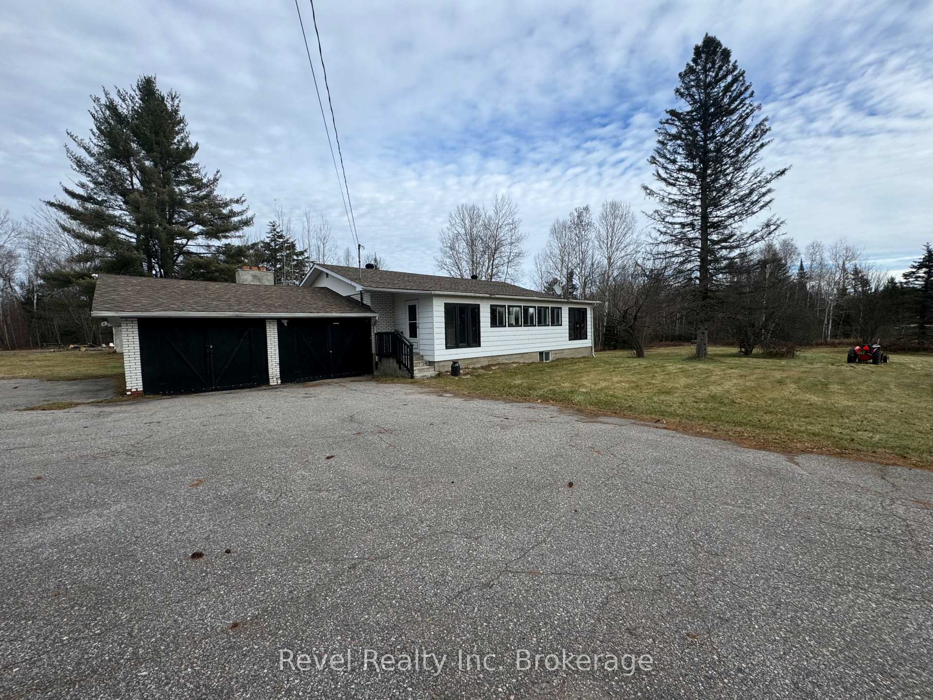 Photo 33 of 3877 17 Highway E, Papineau-Cameron, Papineau Cameron — HOMEH