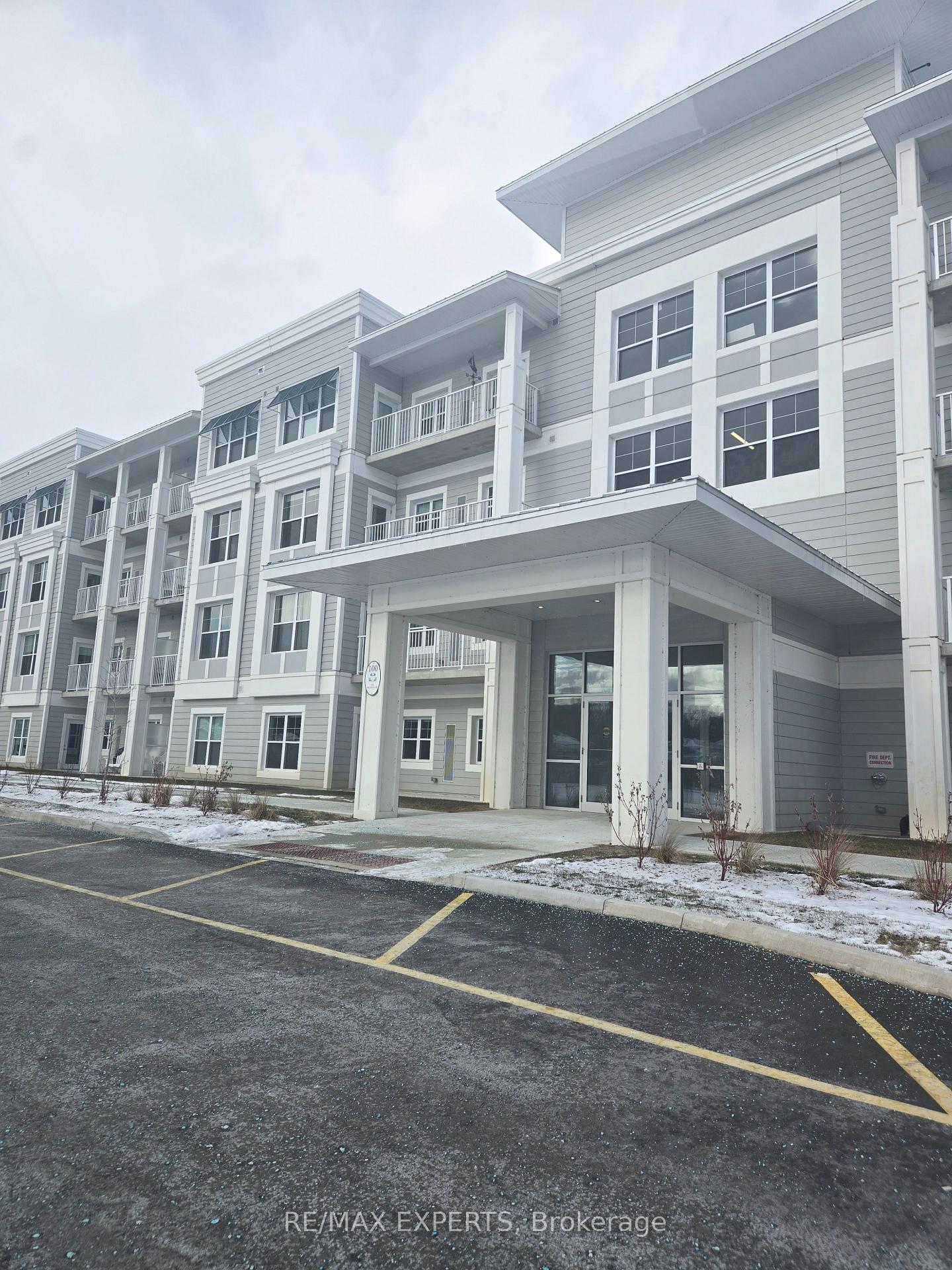 Front of Unit 315, 100 The Promenade