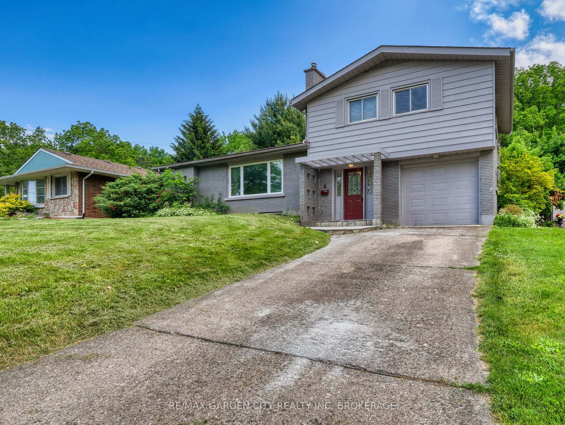 Photo 1 of 4 Rockdale Avenue, St. Catharines, Burleigh Hill — HOMEH