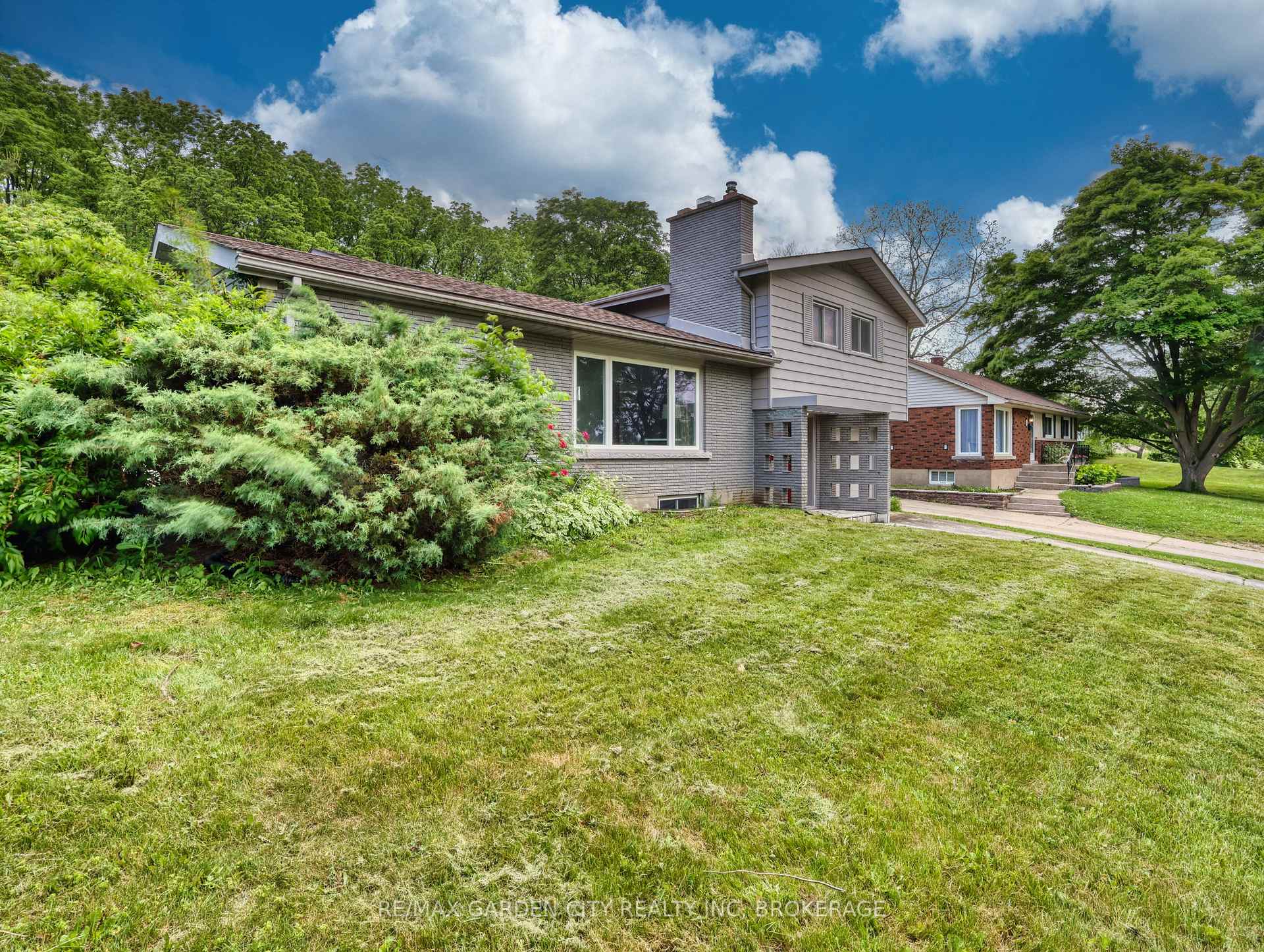 Photo 4 of 4 Rockdale Avenue, St. Catharines, Burleigh Hill — HOMEH
