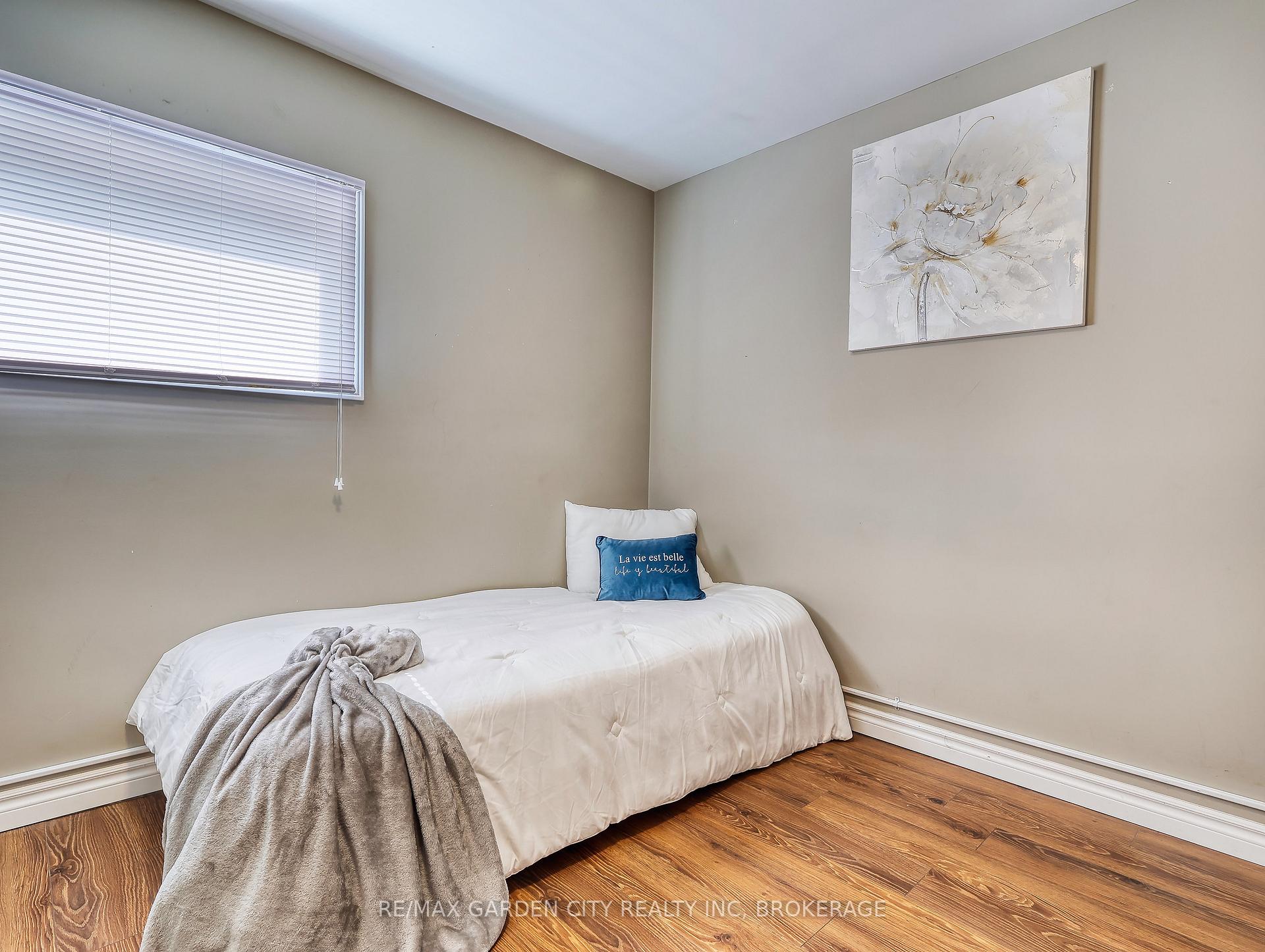 Photo 12 of 4 Rockdale Avenue, St. Catharines, Burleigh Hill — HOMEH