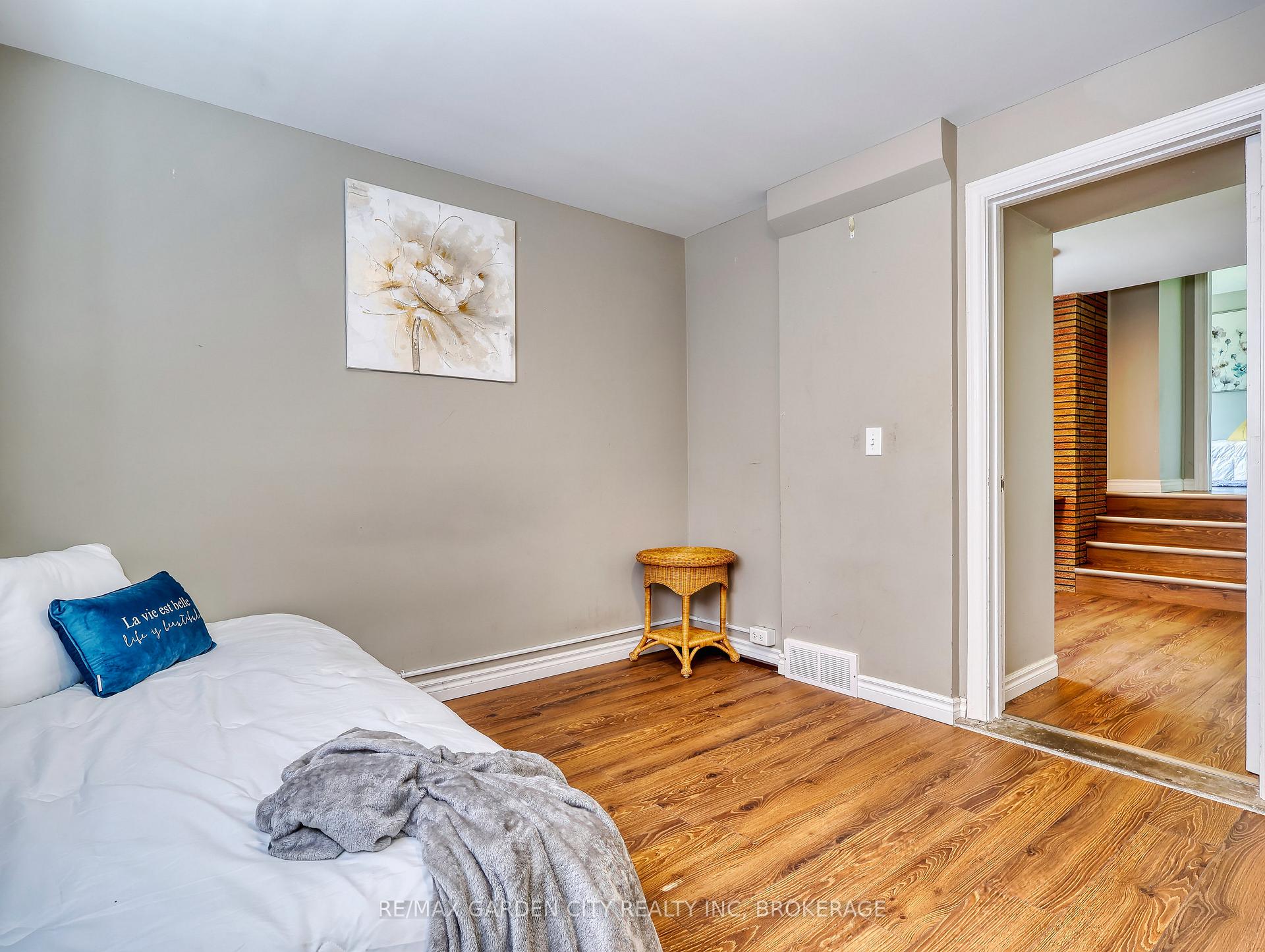 Photo 13 of 4 Rockdale Avenue, St. Catharines, Burleigh Hill — HOMEH