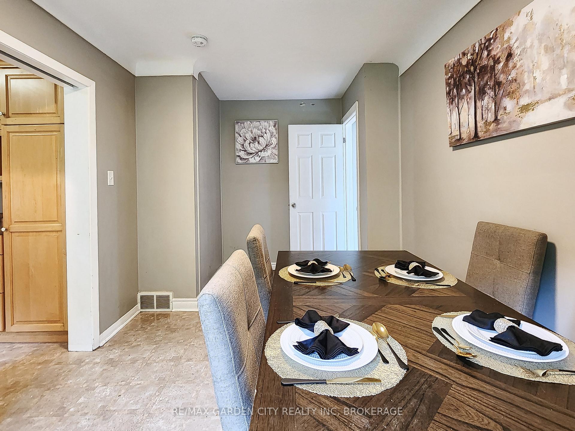 Photo 24 of 4 Rockdale Avenue, St. Catharines, Burleigh Hill — HOMEH