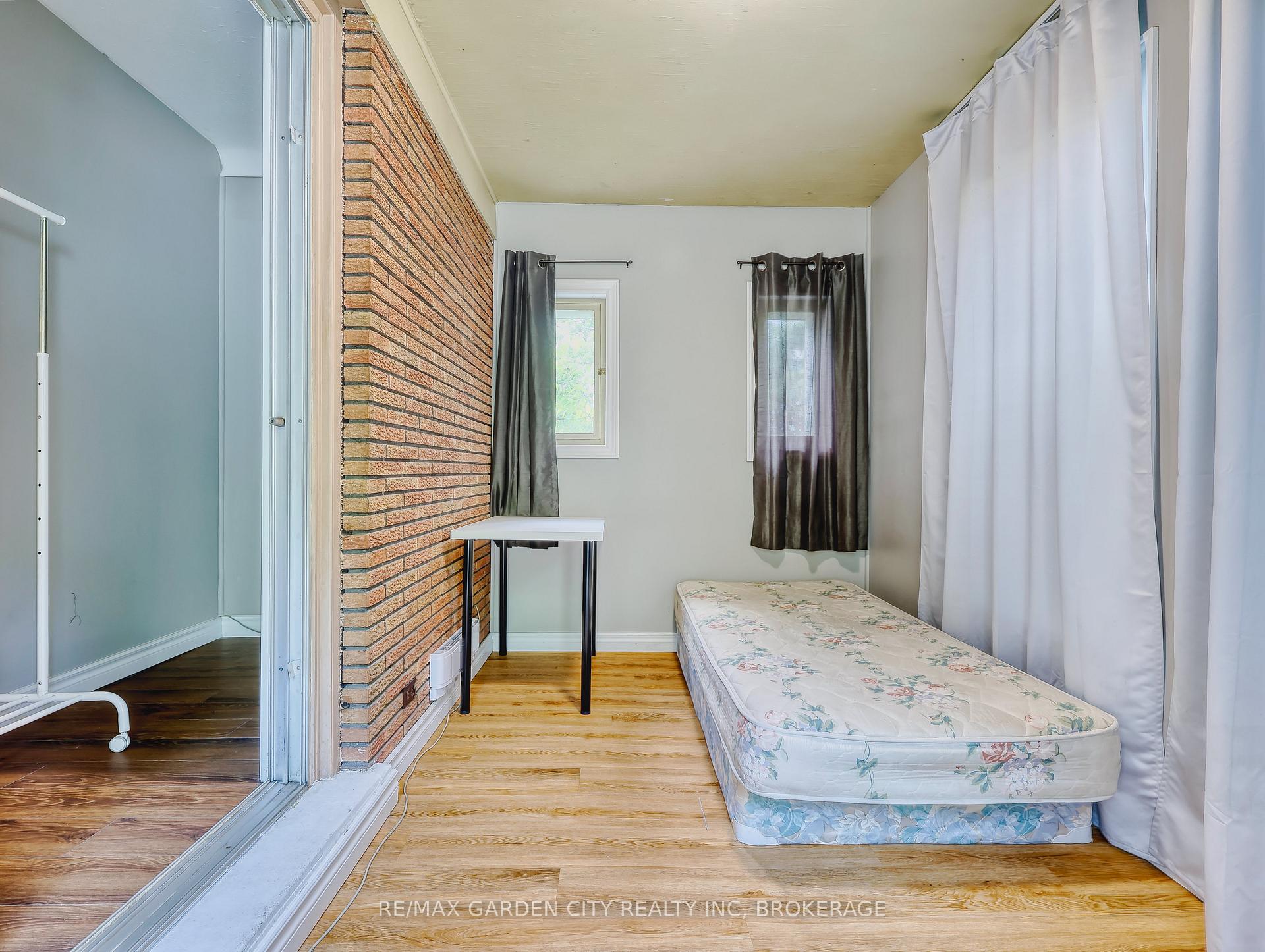 Photo 26 of 4 Rockdale Avenue, St. Catharines, Burleigh Hill — HOMEH