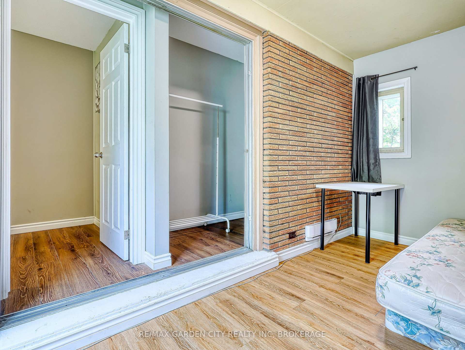 Photo 27 of 4 Rockdale Avenue, St. Catharines, Burleigh Hill — HOMEH