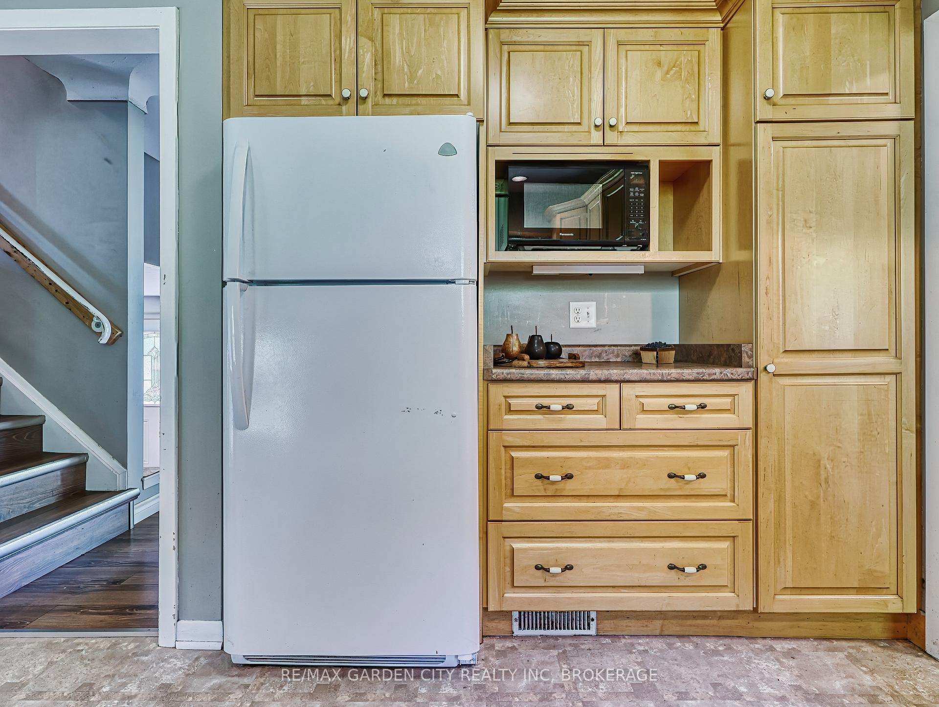 Photo 28 of 4 Rockdale Avenue, St. Catharines, Burleigh Hill — HOMEH
