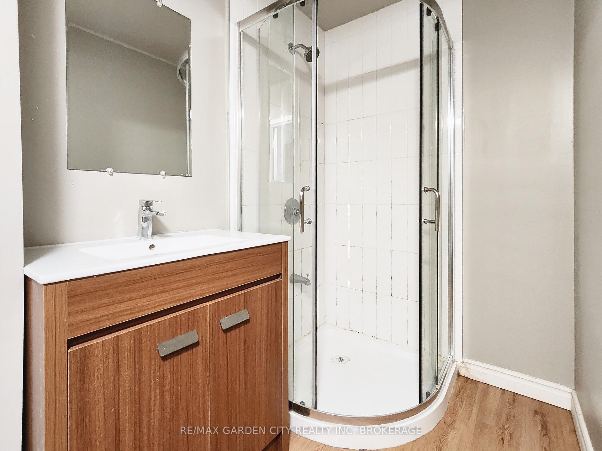 Photo 38 of 4 Rockdale Avenue, St. Catharines, Burleigh Hill — HOMEH