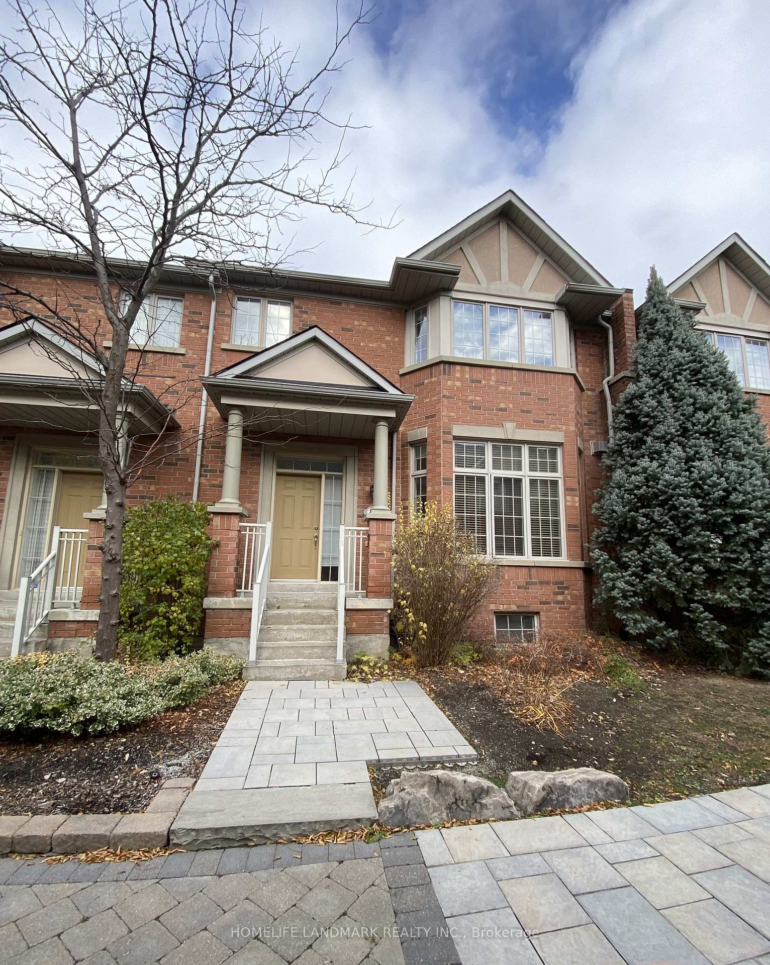 Photo 1 of 157 Legends Way, Markham, Unionville — HOMEH