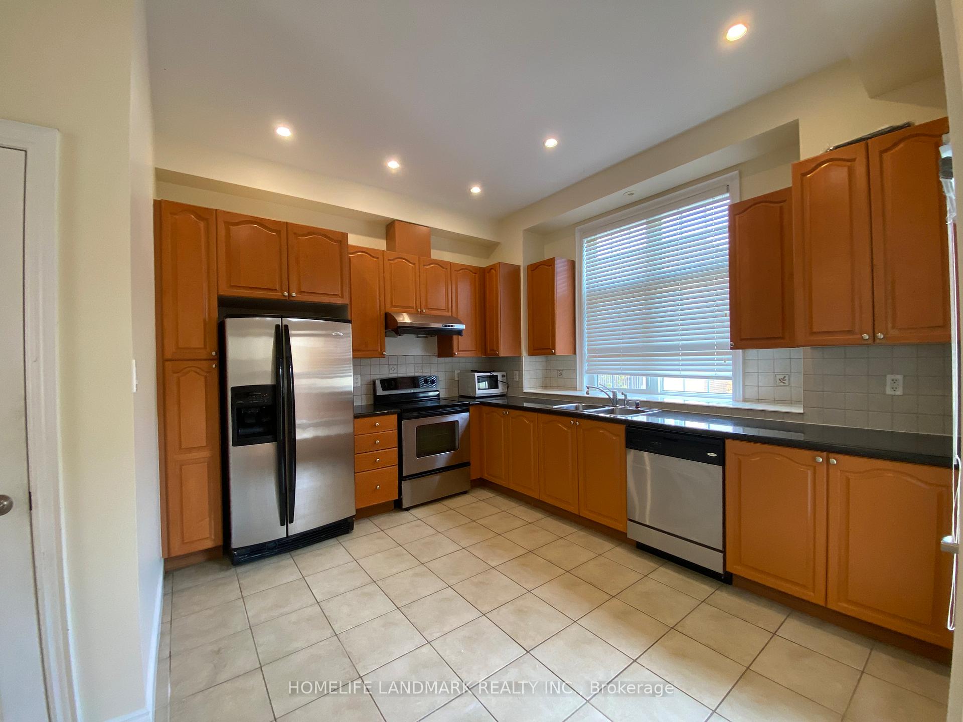 Photo 13 of 157 Legends Way, Markham, Unionville — HOMEH