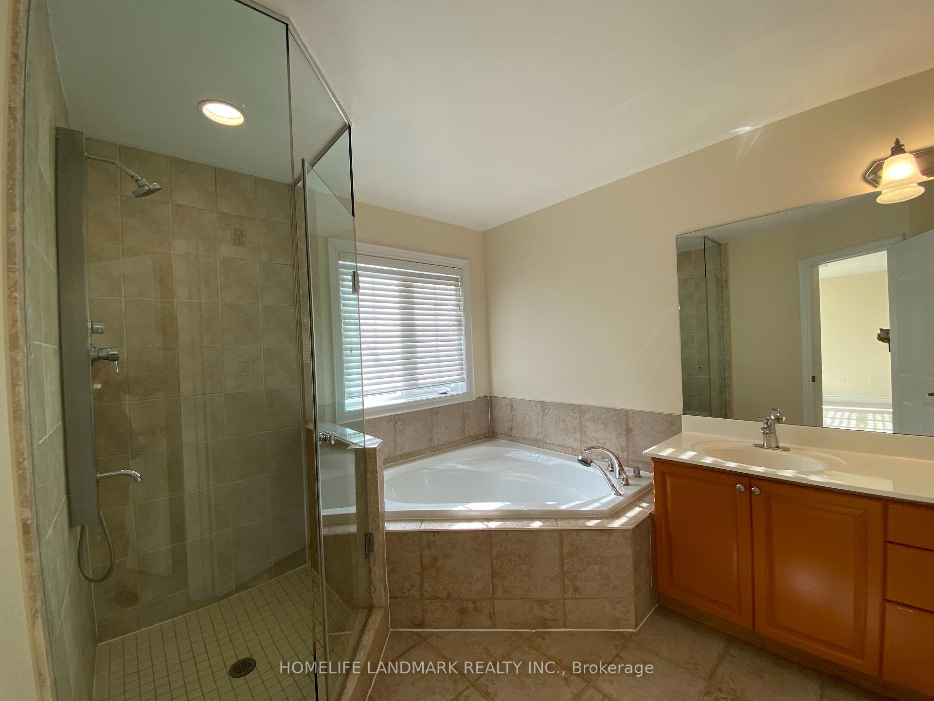 Photo 14 of 157 Legends Way, Markham, Unionville — HOMEH