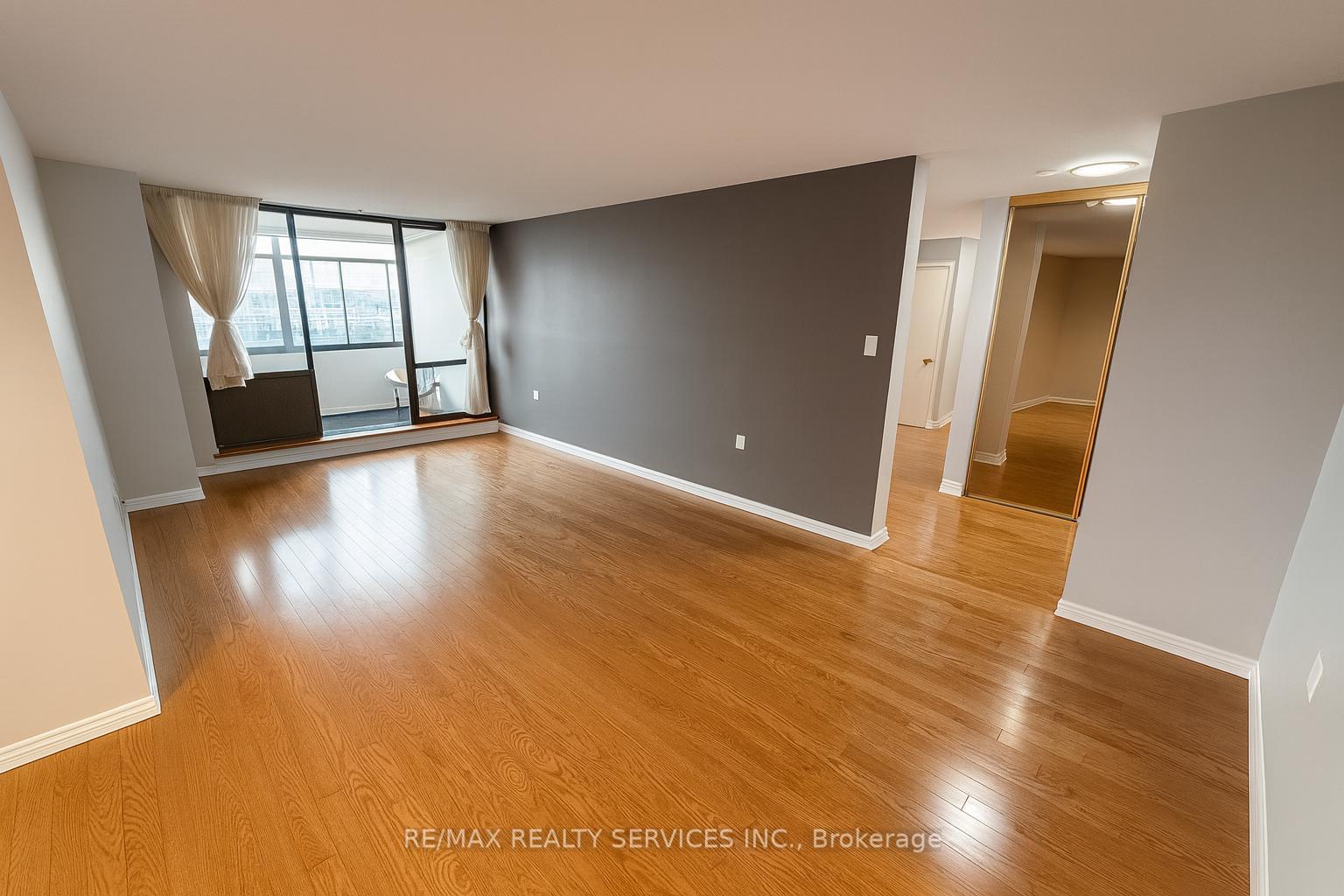 Photo 5 of Unit 1104, 18 Knightsbridge Road, Brampton, Queen Street Corridor — HOMEH