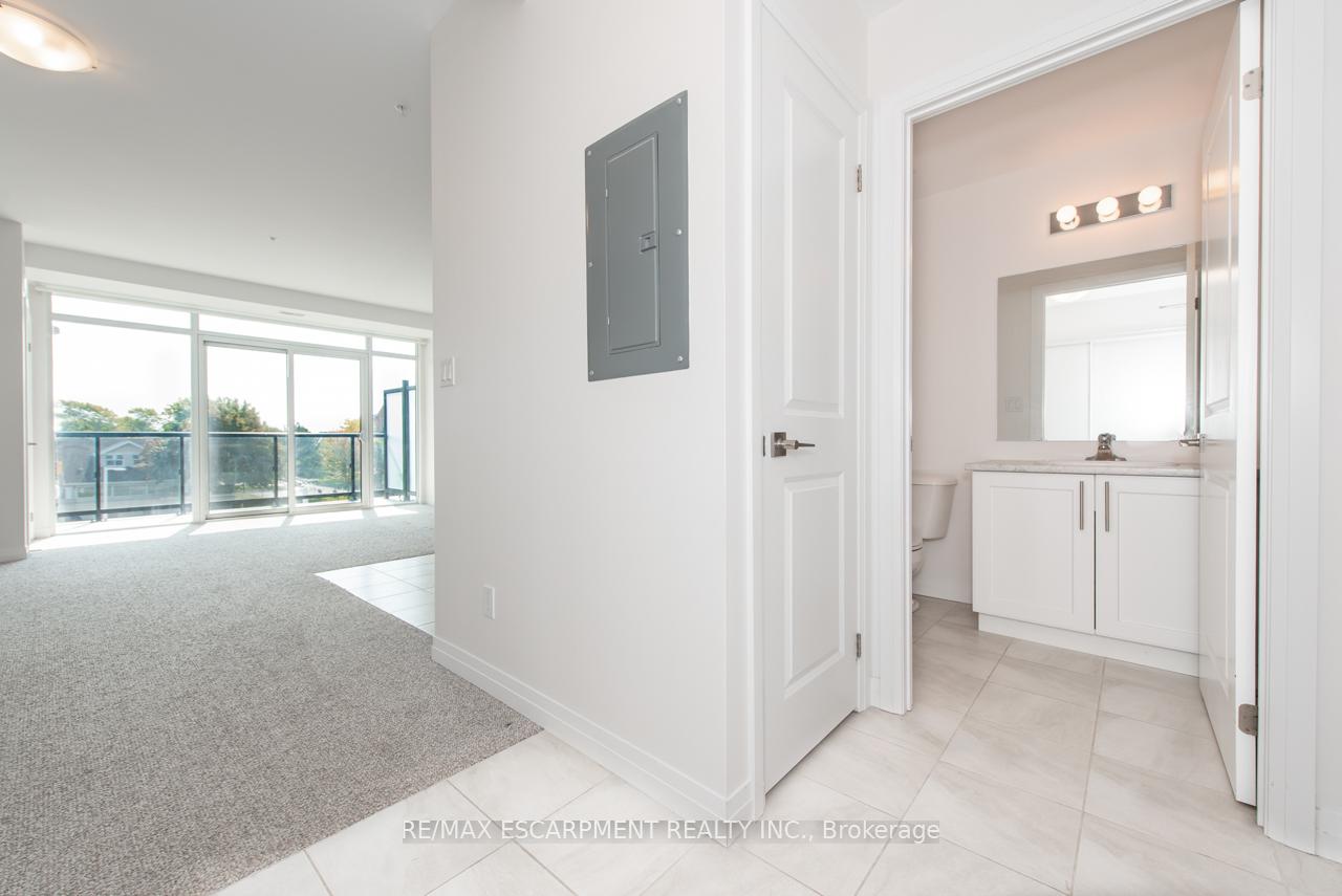 Photo 5 of Unit 306, 5 Hamilton Street, Hamilton, Waterdown — HOMEH