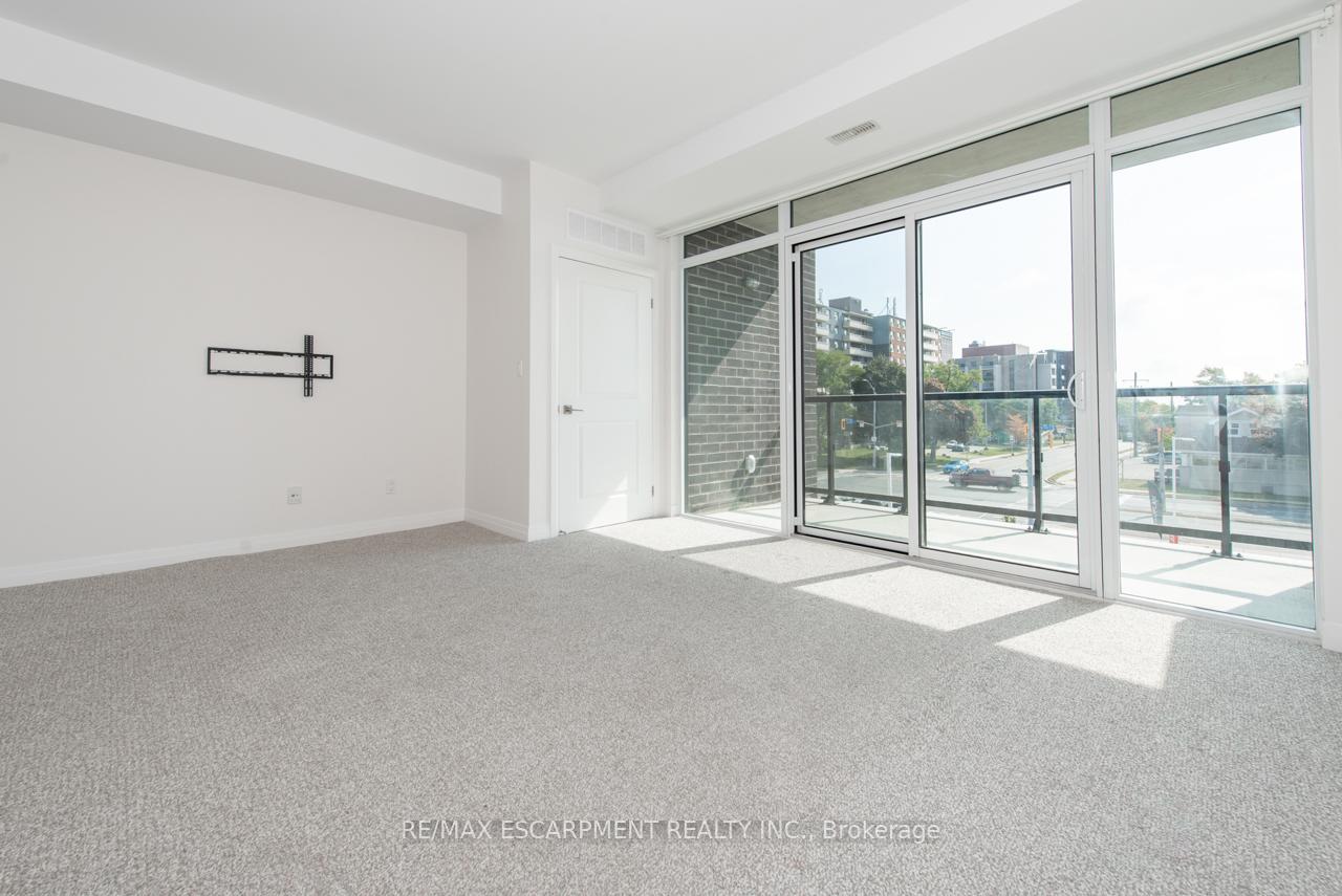 Photo 11 of Unit 306, 5 Hamilton Street, Hamilton, Waterdown — HOMEH