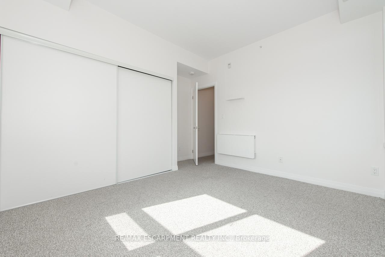Photo 13 of Unit 306, 5 Hamilton Street, Hamilton, Waterdown — HOMEH