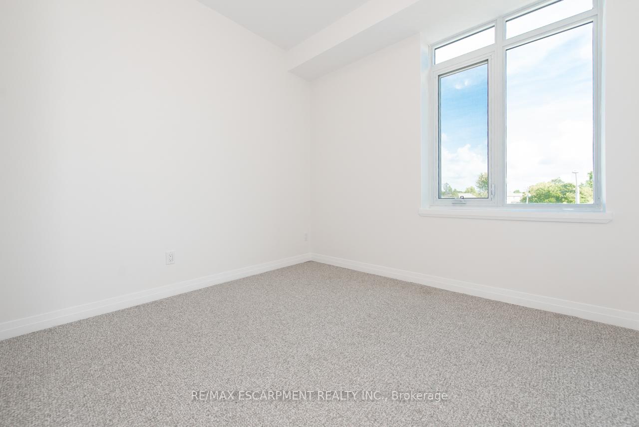 Photo 15 of Unit 306, 5 Hamilton Street, Hamilton, Waterdown — HOMEH