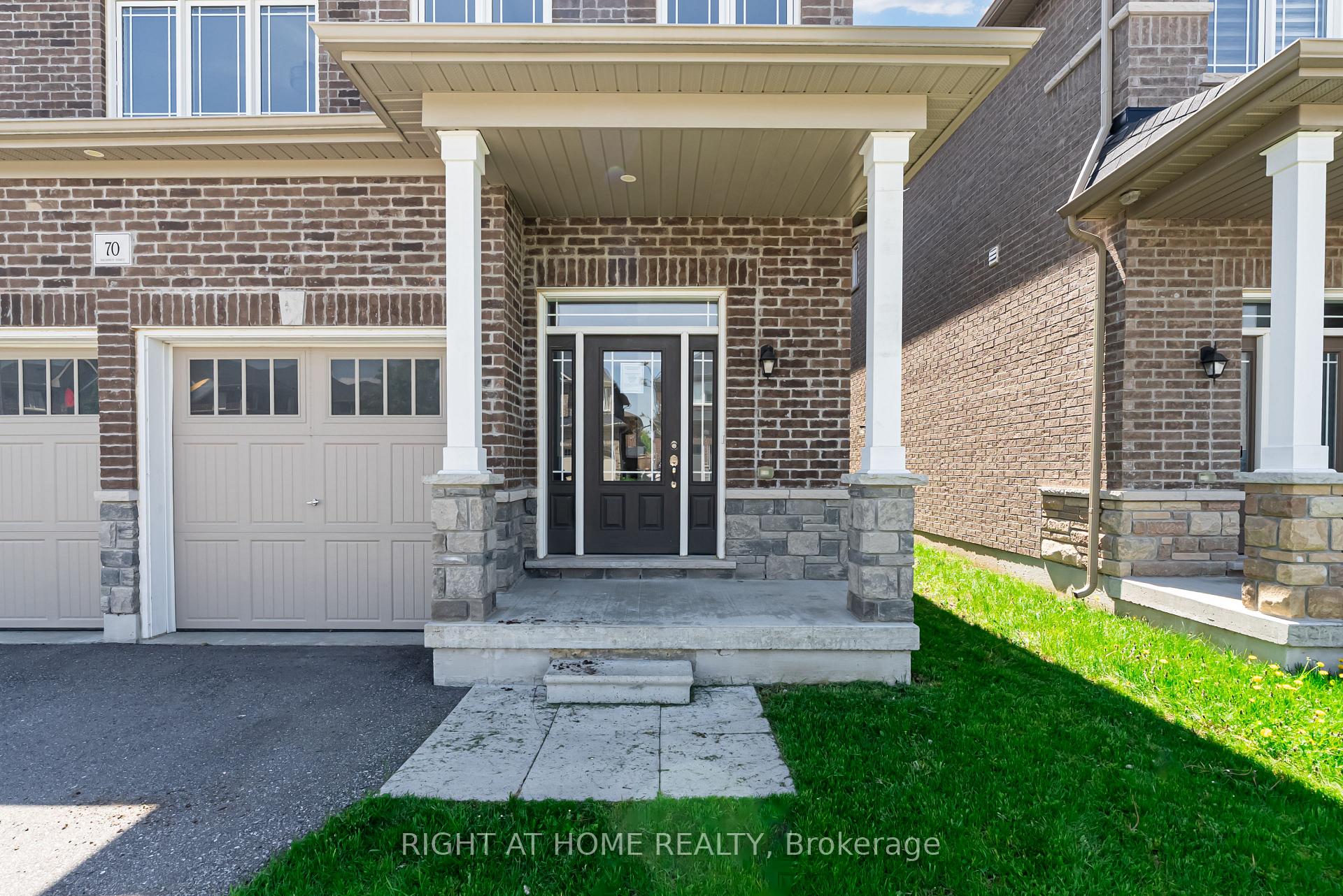 Photo 2 of 70 Moses Crescent, Clarington, Bowmanville — HOMEH