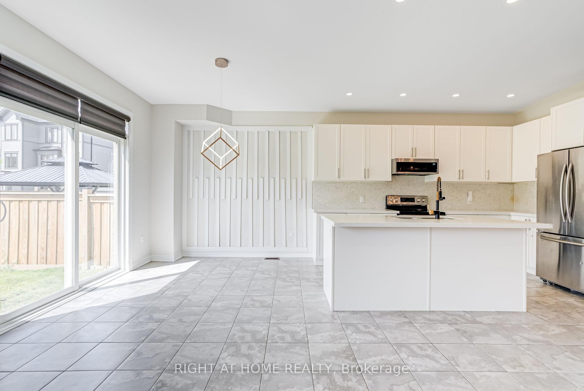 Photo 8 of 70 Moses Crescent, Clarington, Bowmanville — HOMEH