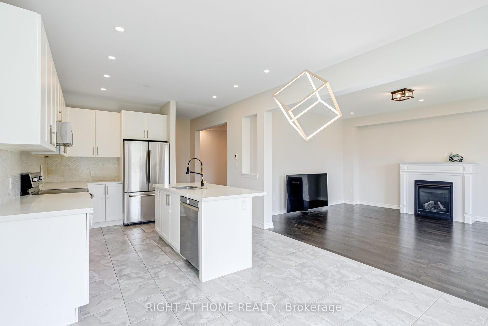 Photo 9 of 70 Moses Crescent, Clarington, Bowmanville — HOMEH