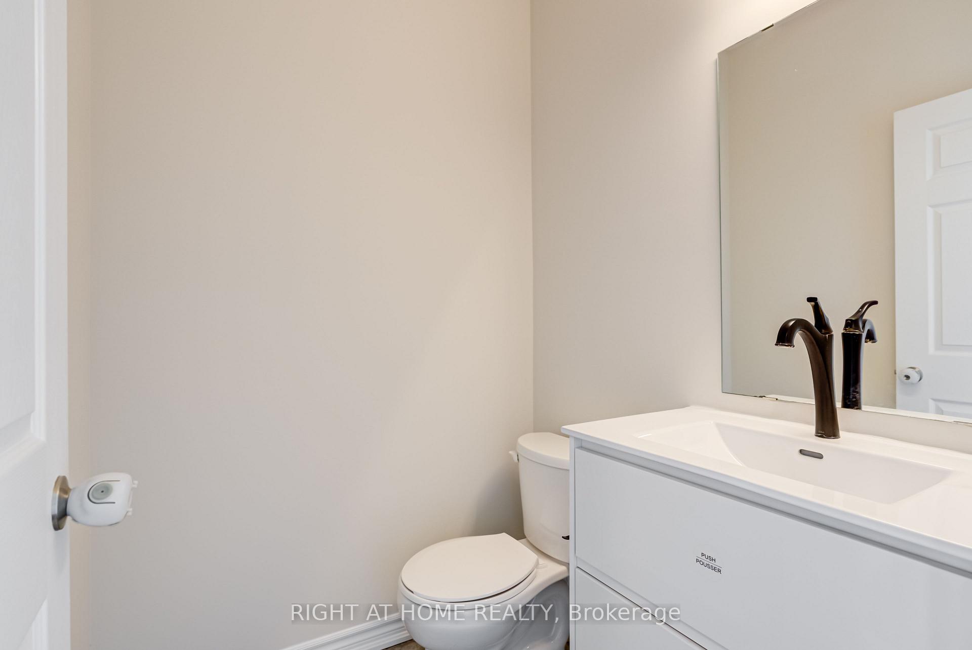 Photo 10 of 70 Moses Crescent, Clarington, Bowmanville — HOMEH