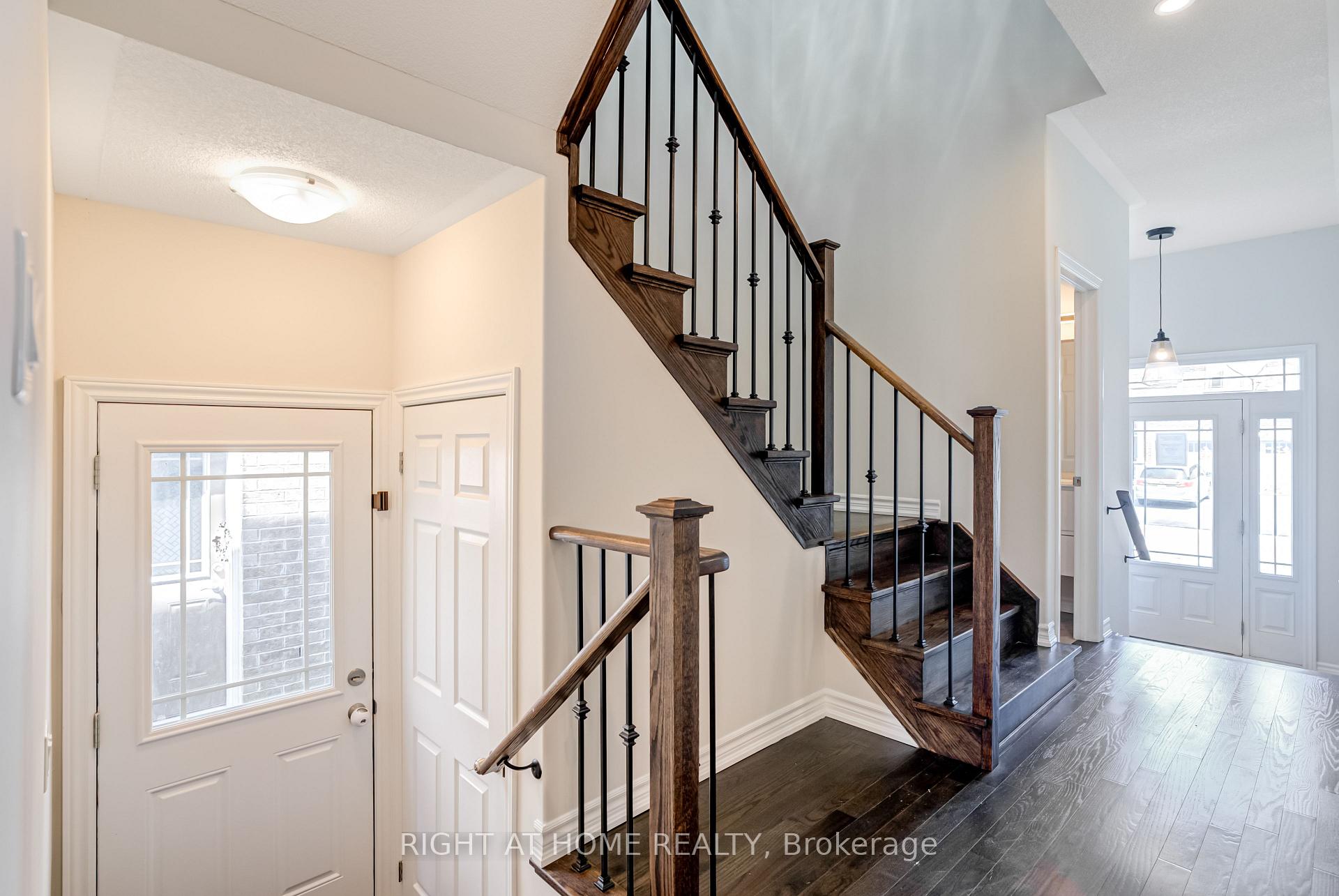 Photo 12 of 70 Moses Crescent, Clarington, Bowmanville — HOMEH