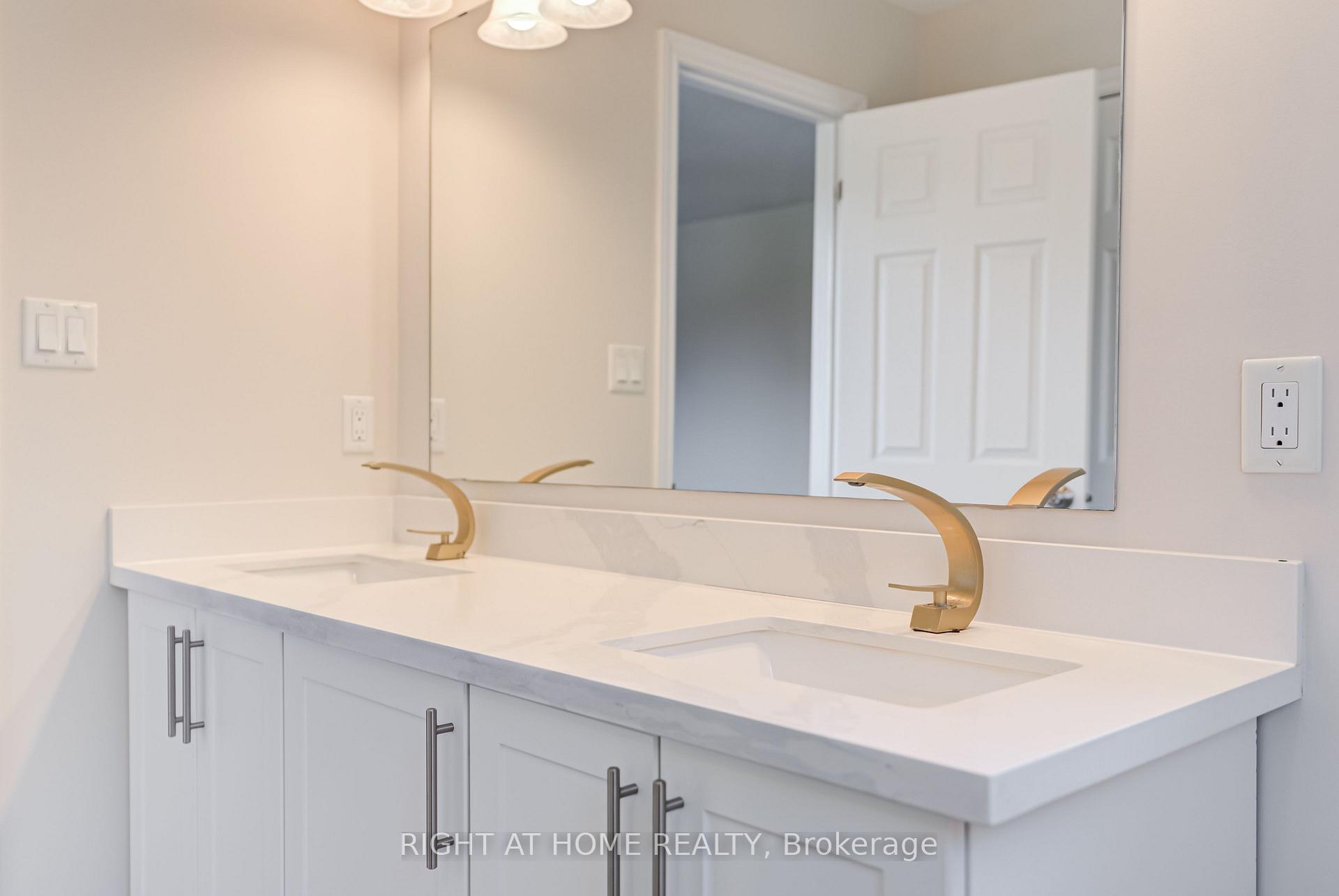 Photo 17 of 70 Moses Crescent, Clarington, Bowmanville — HOMEH