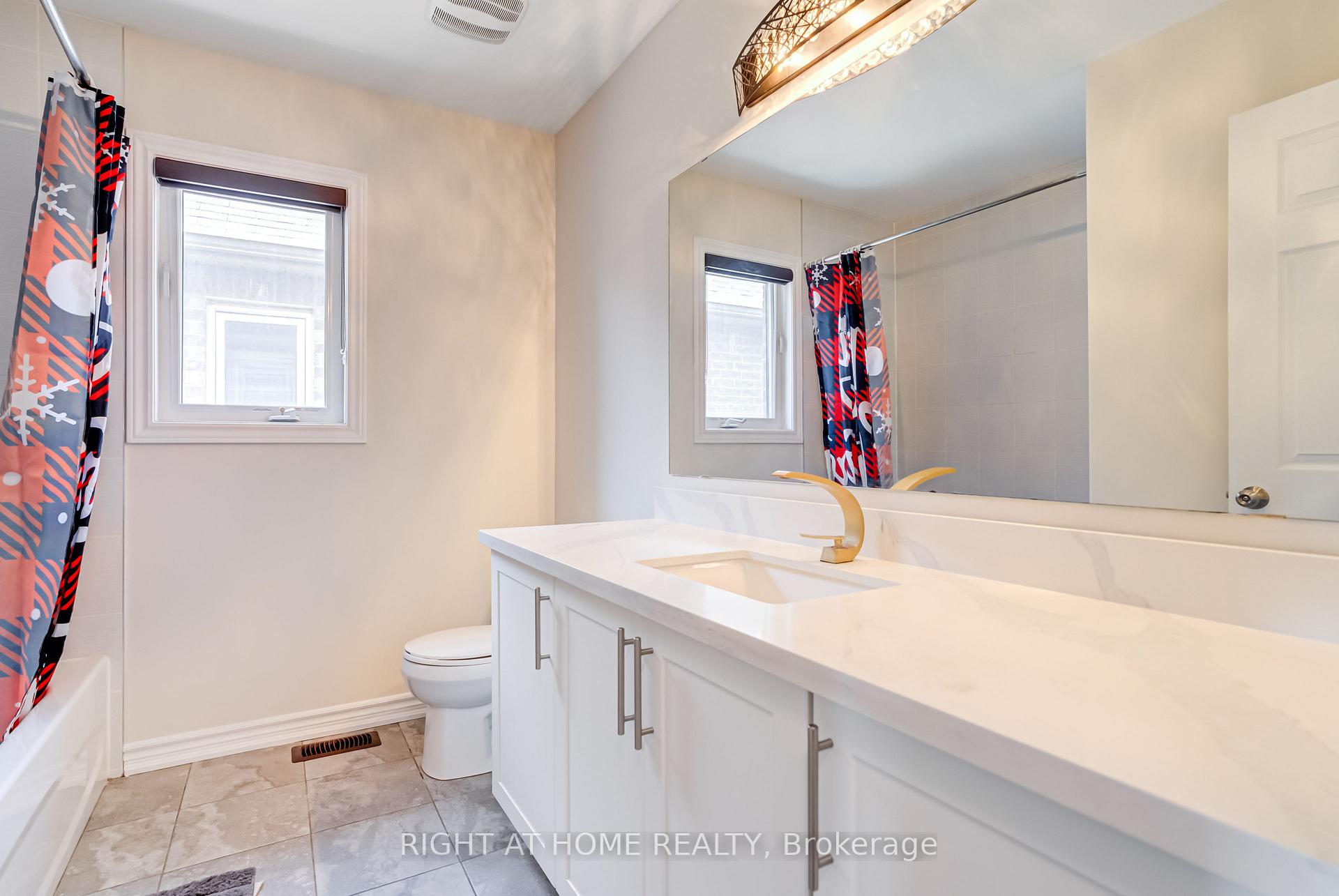 Photo 21 of 70 Moses Crescent, Clarington, Bowmanville — HOMEH