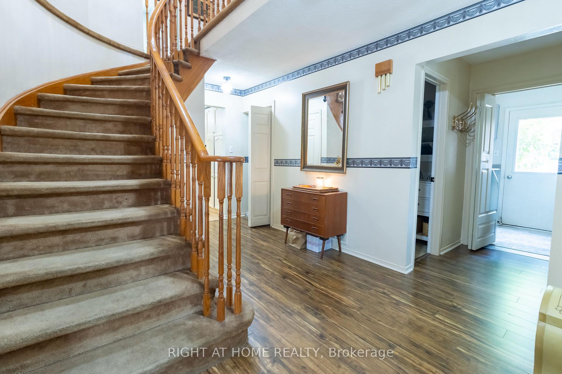 Photo 10 of 2 Brydon Crescent, Brampton, Northwood Park — HOMEH
