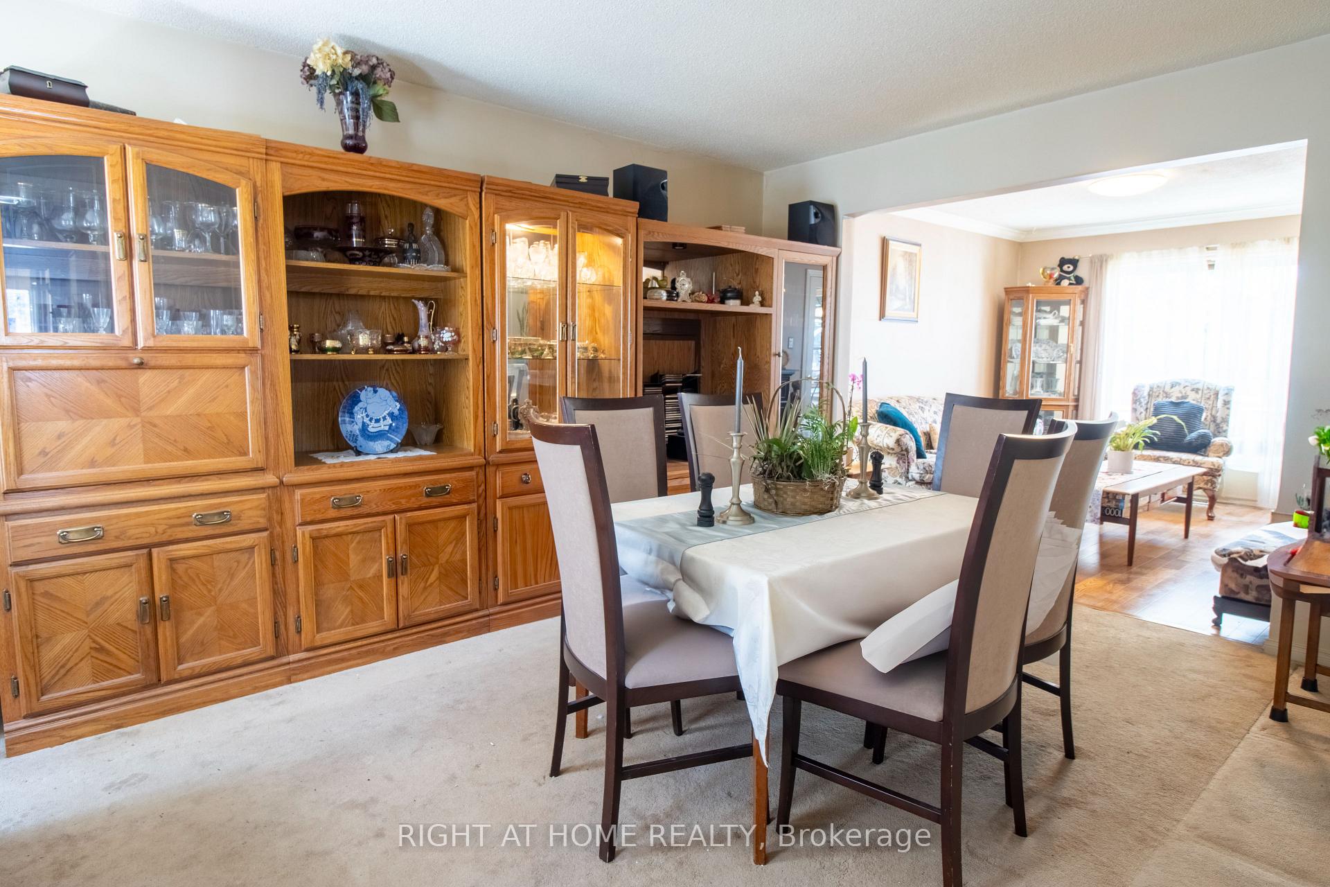 Photo 4 of 2 Brydon Crescent, Brampton, Northwood Park — HOMEH